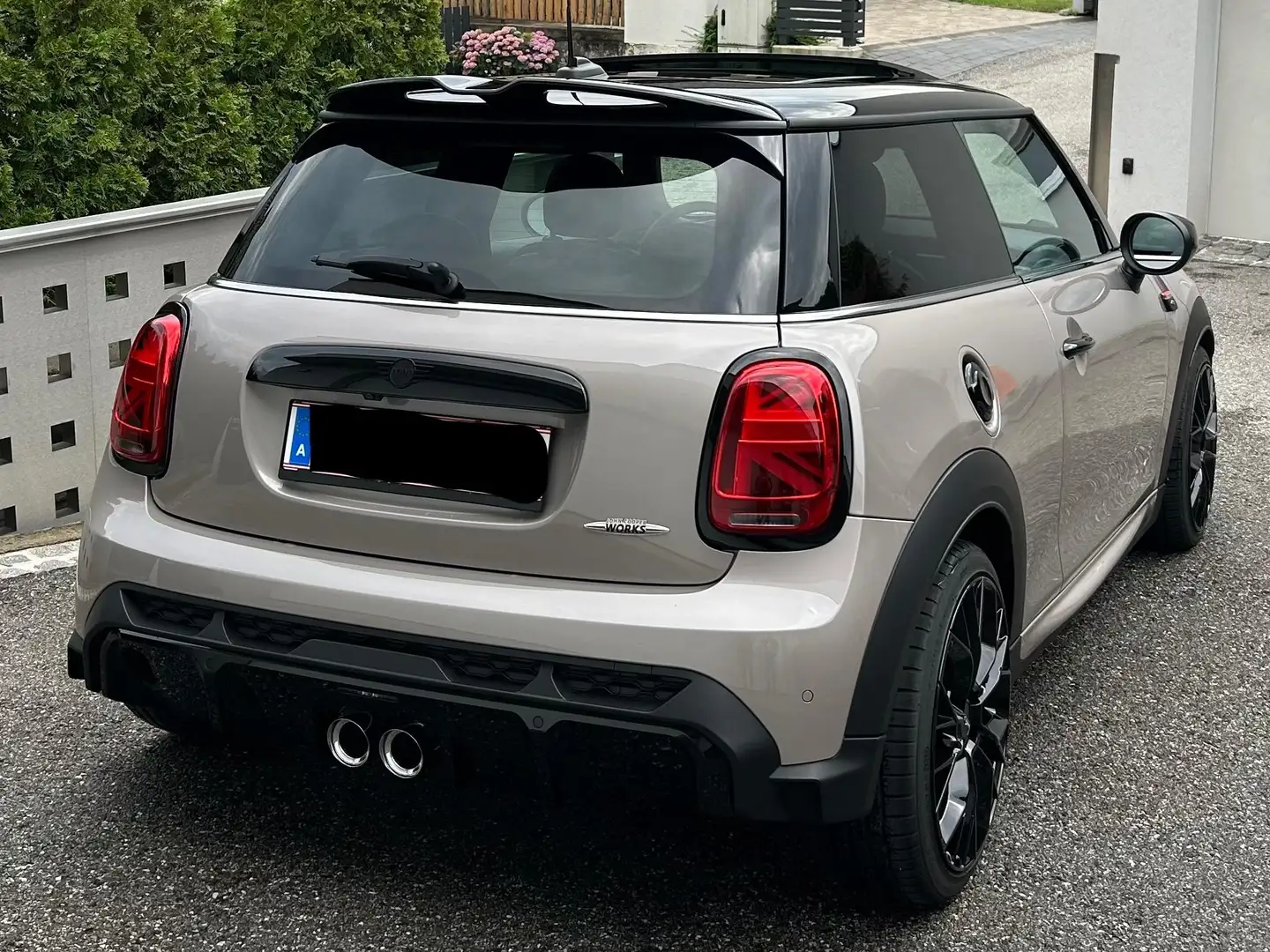 MINI John Cooper Works MINI John Cooper Works Aut. John Cooper Works Grau - 2