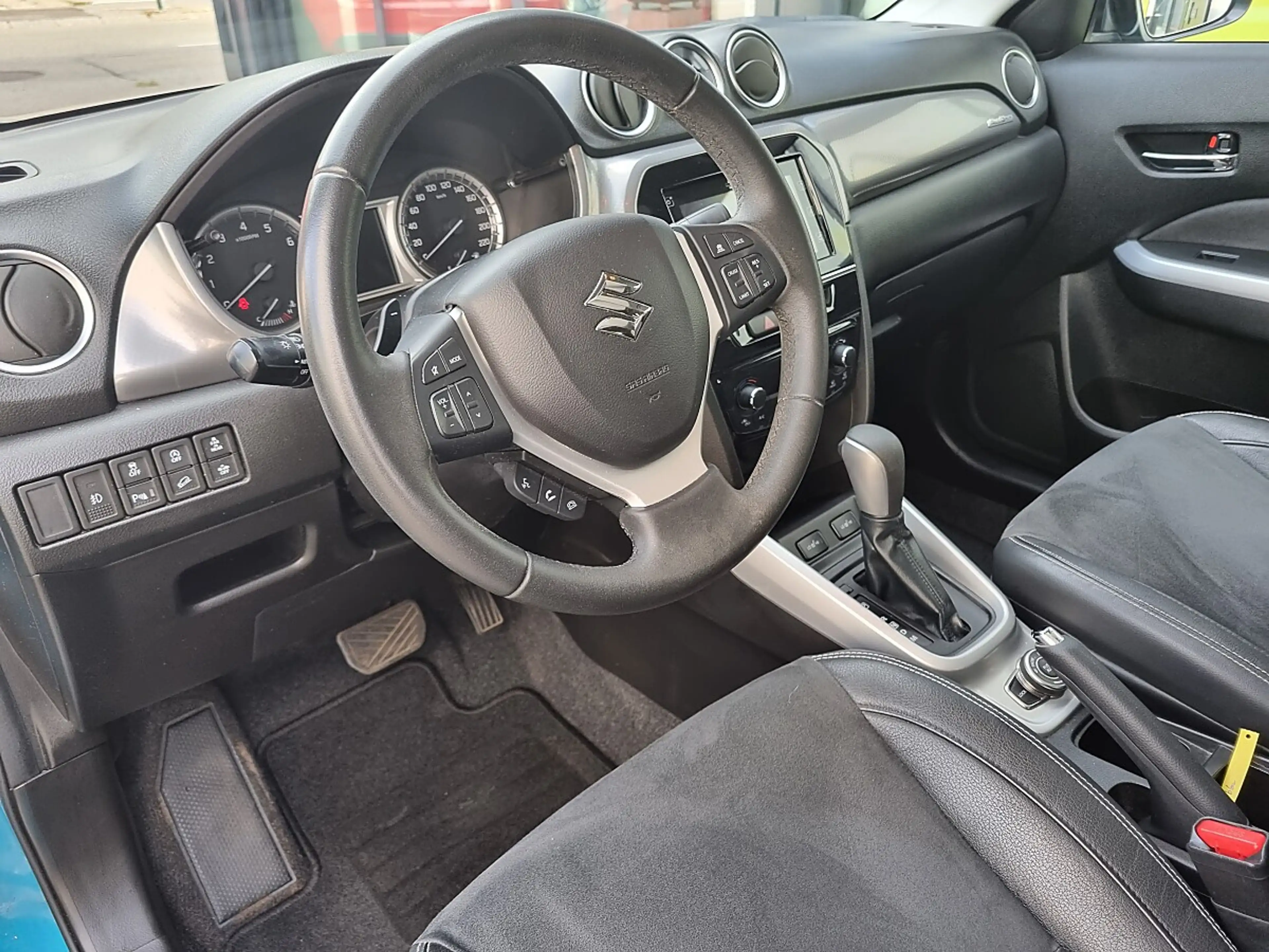 Suzuki Vitara 1,6 4WD Flash Aut. — photo 6