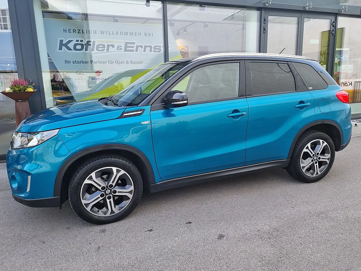 Suzuki Vitara 1,6 4WD Flash Aut. Blau - 1