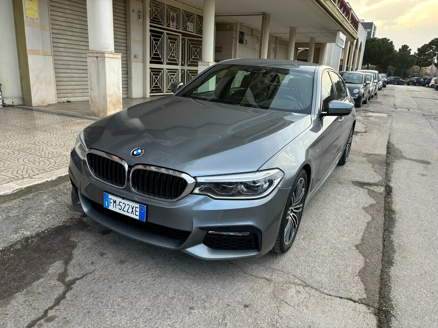 BMW 520 Serie 5 G30 2017 Berlina 520d Msport auto Grigio - 2