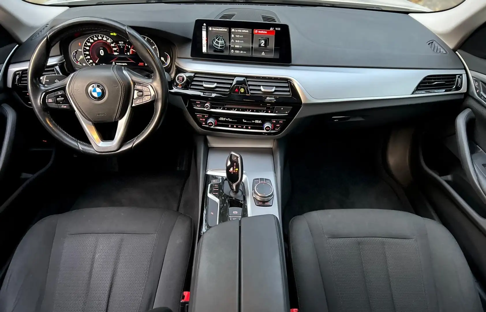 BMW 520 520d xdrive Business 190cv auto Bianco - 2