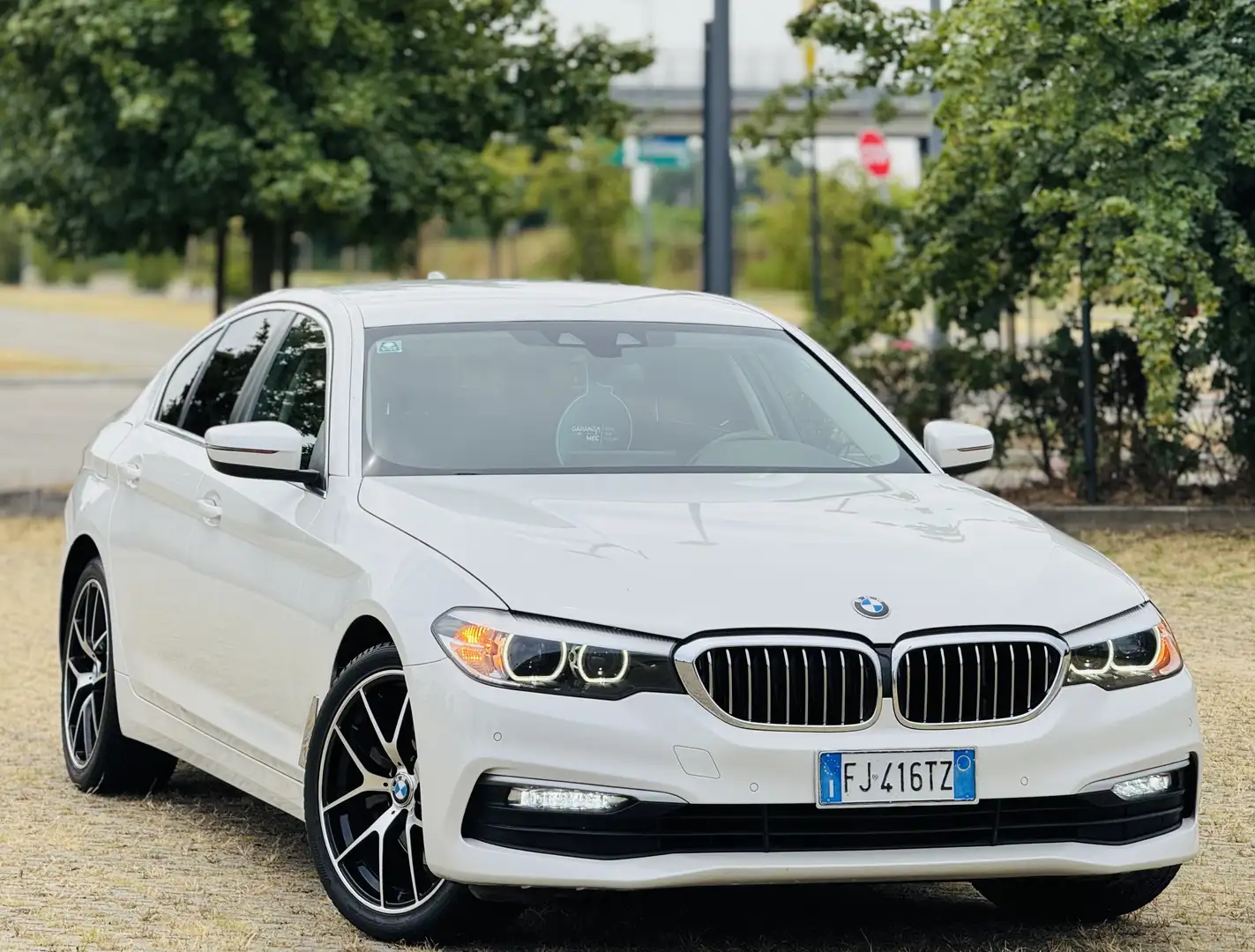 BMW 520 520d xdrive Business 190cv auto Bianco - 1