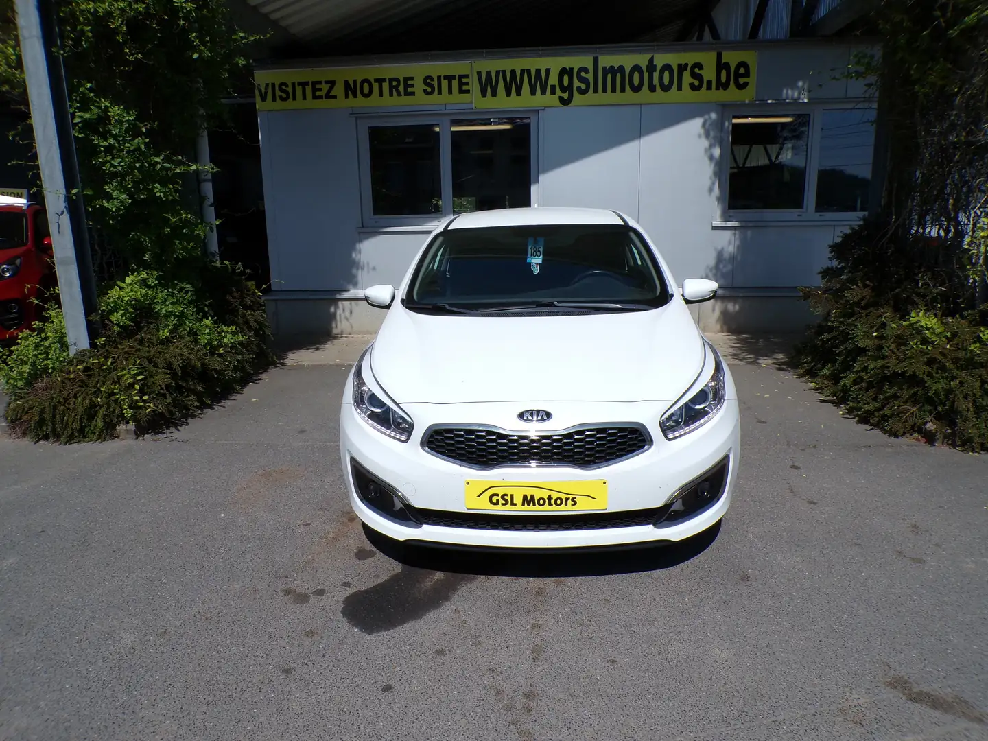 Kia Ceed / cee'd 1.4i 100cv 2018 3 portes Airco/Cruise/GPS/Carplay Bílá - 2