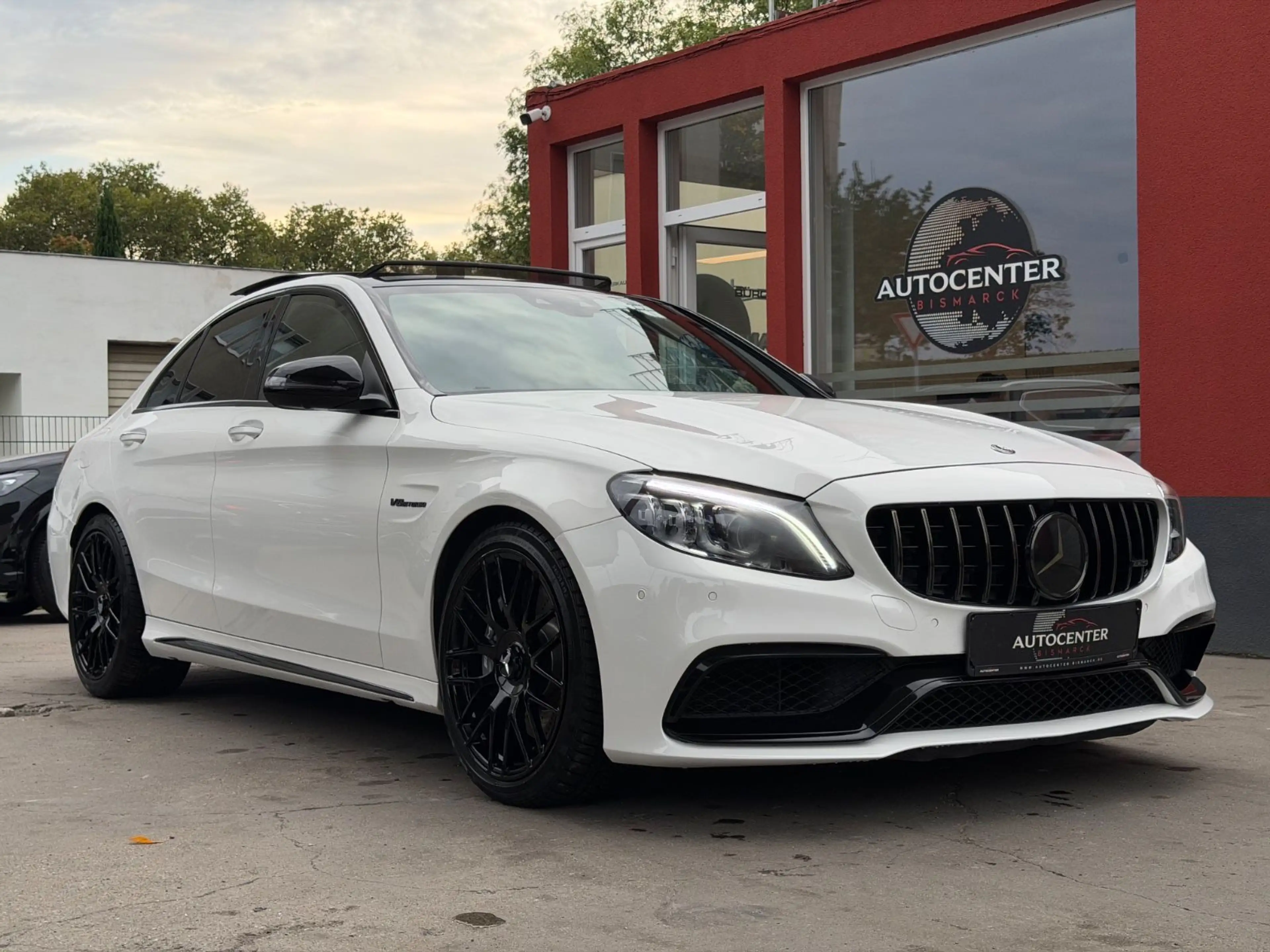 Mercedes-Benz C 63 AMG Lim NAVI/LED/PANORAMA/360°KA/HUD — photo 2