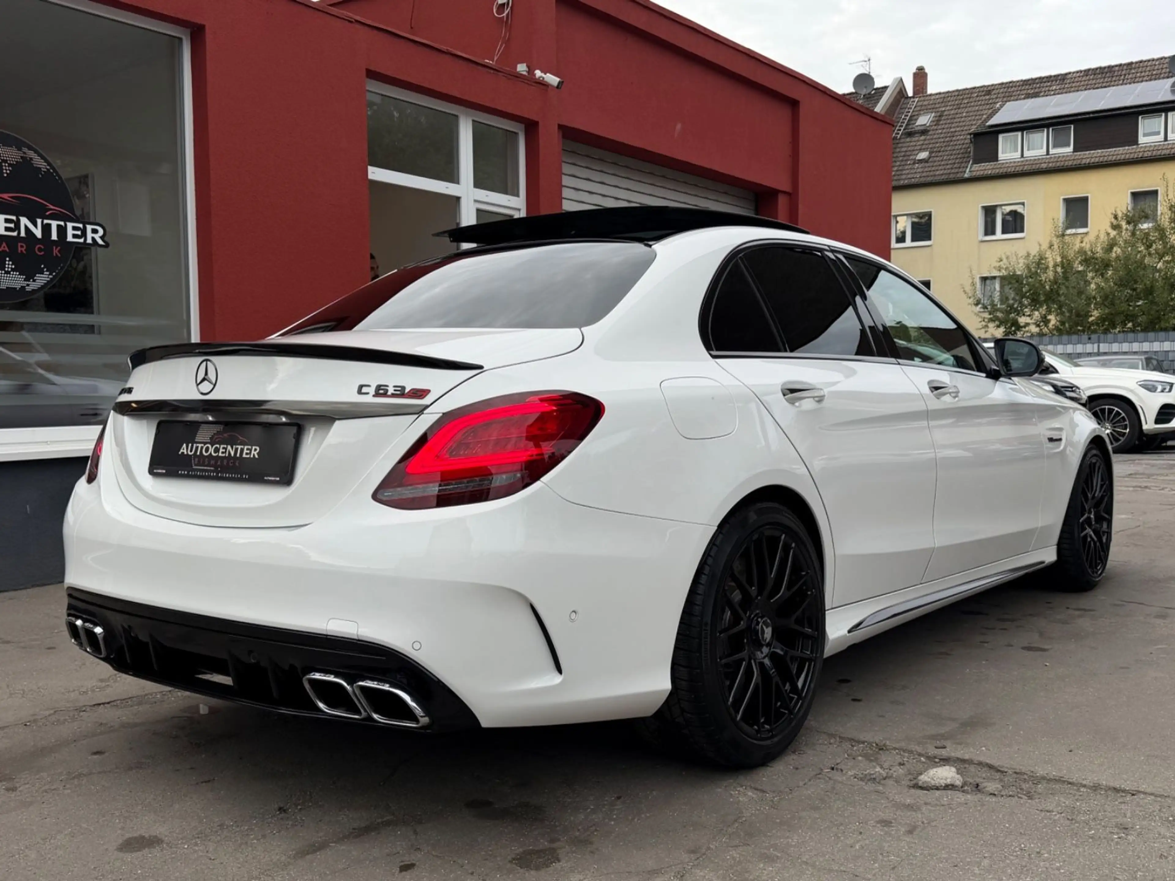 Mercedes-Benz C 63 AMG Lim NAVI/LED/PANORAMA/360°KA/HUD — photo 5