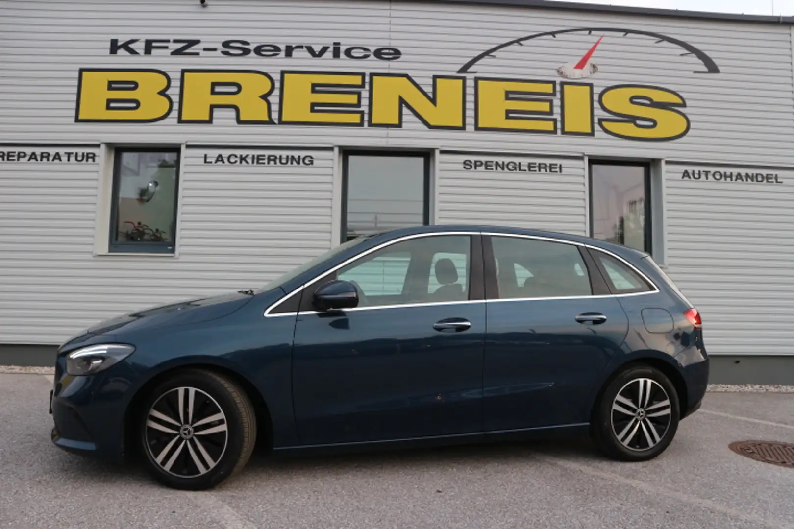 Mercedes-Benz B 220 B 220 d 4Matic (247.015) Blau - 1