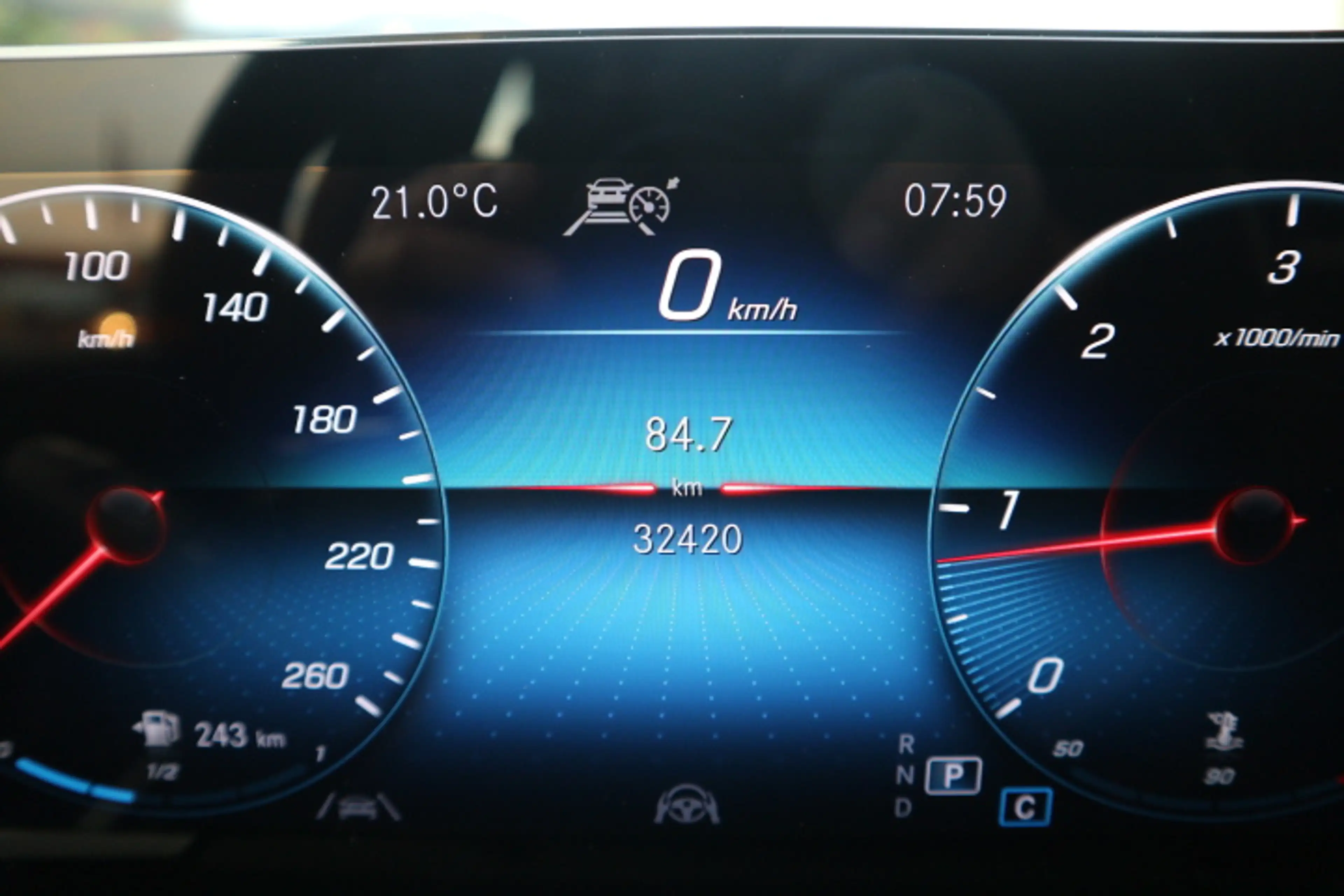 Mercedes-Benz B 220 B 220 d 4Matic (247.015) — photo 14
