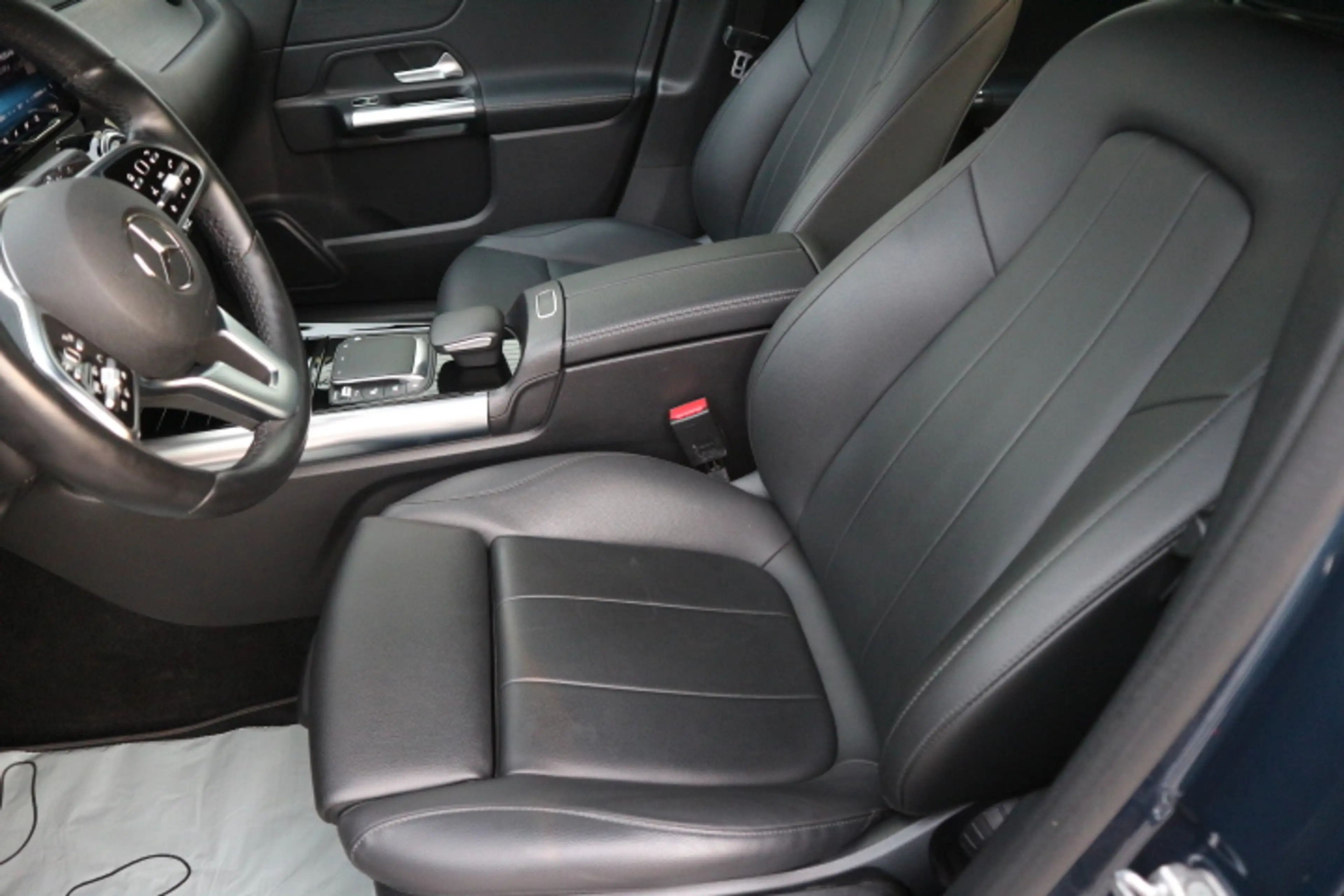 Mercedes-Benz B 220 B 220 d 4Matic (247.015) — photo 8