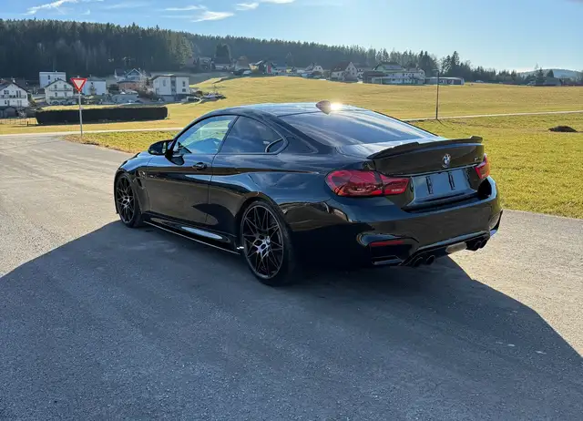 BMW M4 Competition Facelift Ansicht 4