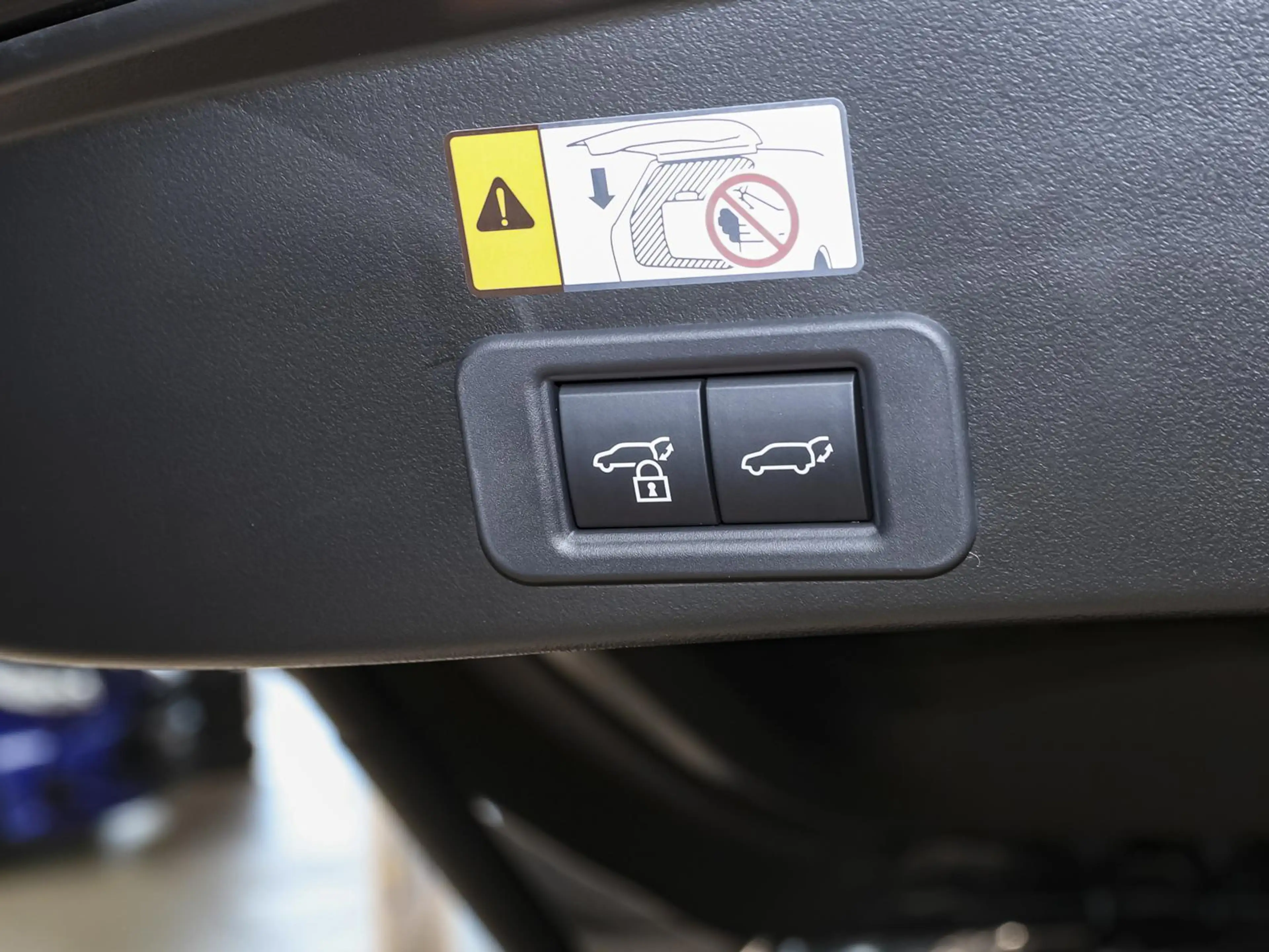 Toyota bZ4X Touring FWD Teamplayer NAVI SHZ PDC KLIMA — photo 11