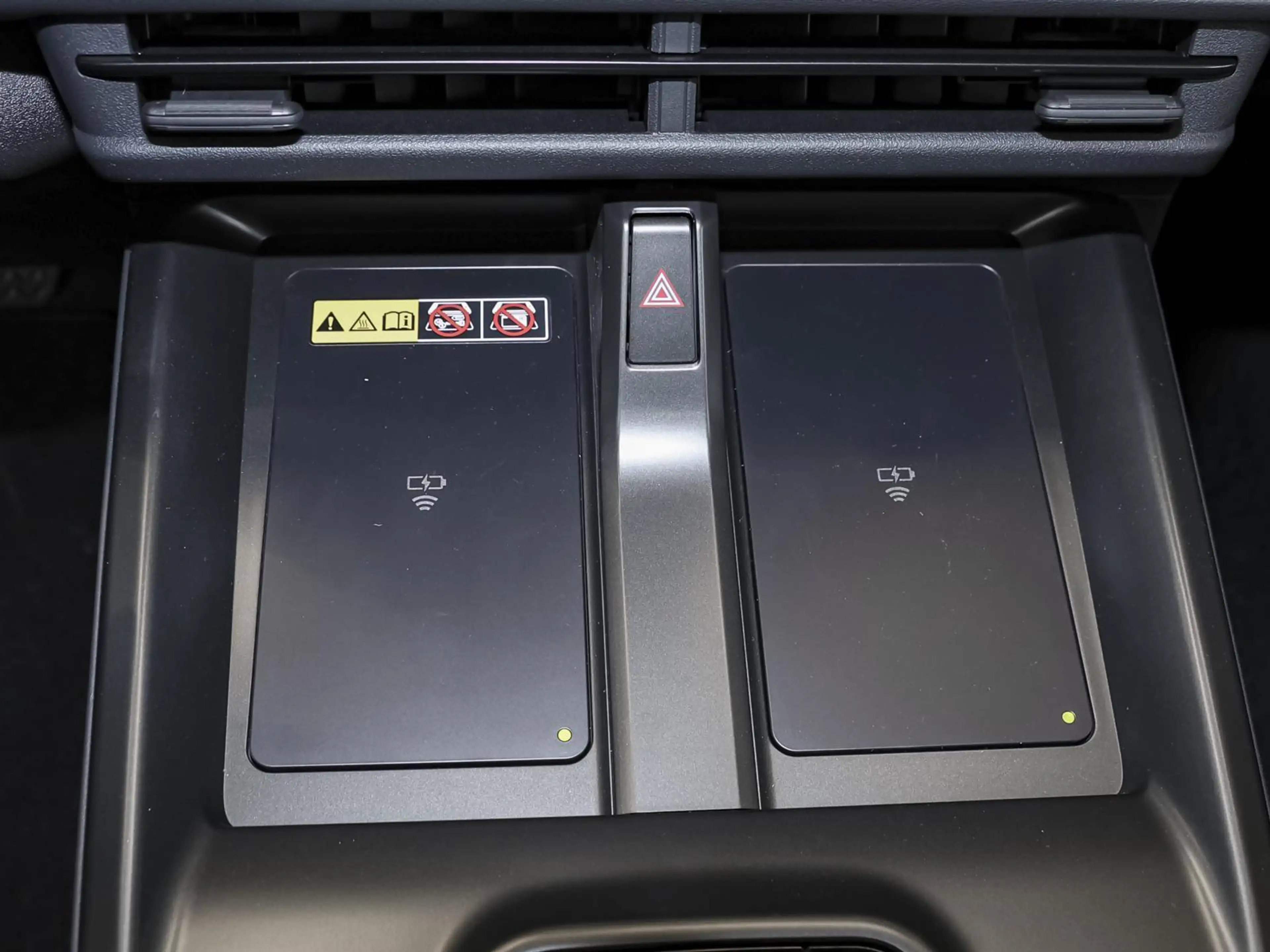 Toyota bZ4X Touring FWD Teamplayer NAVI SHZ PDC KLIMA — photo 14
