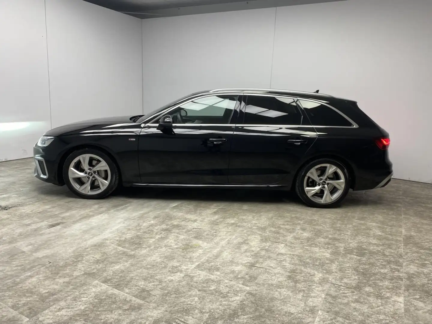 Audi A4 Avant 40 TDI S line quattro Klima Navi Schwarz - 2
