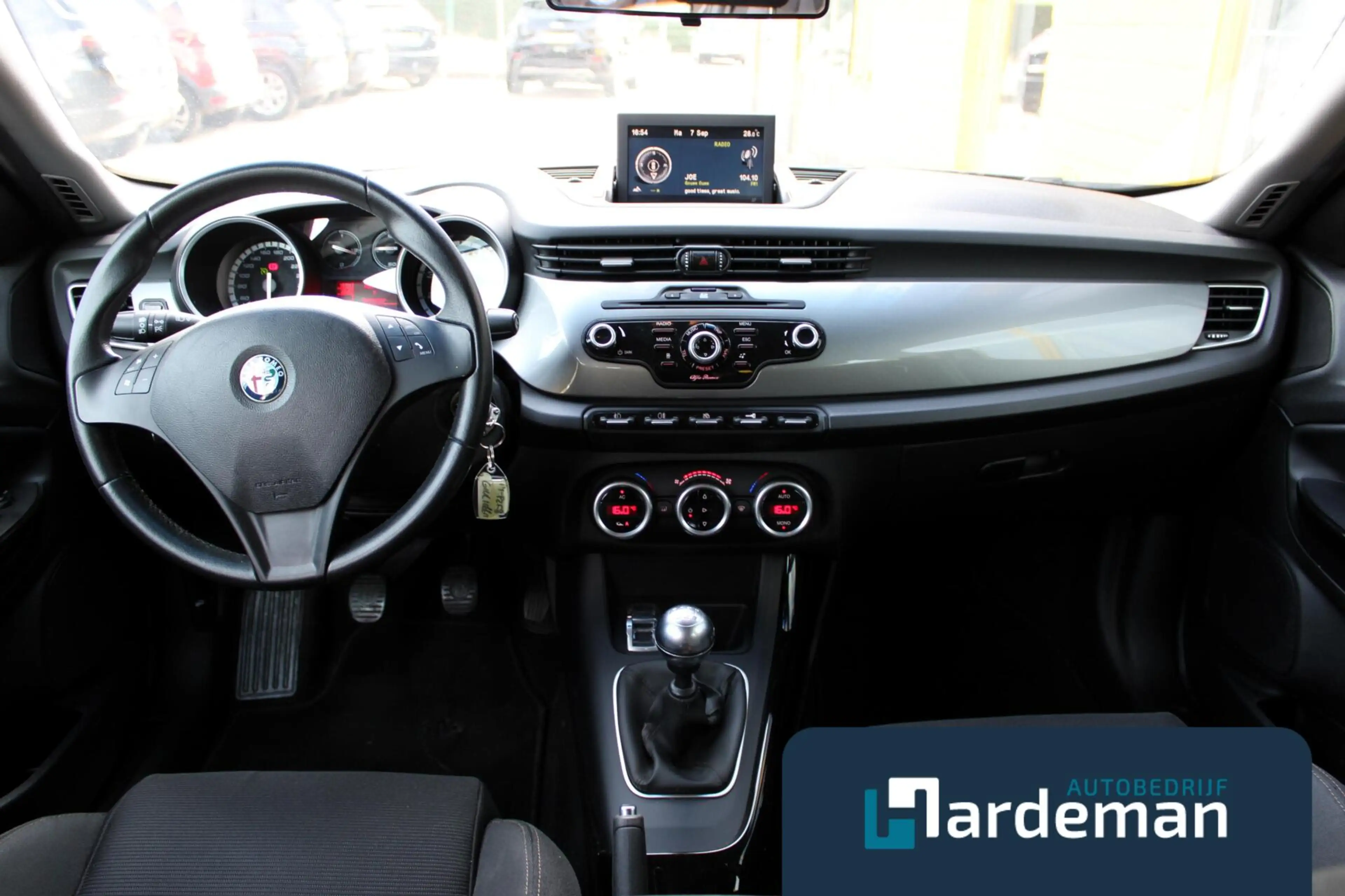 Alfa Romeo Giulietta 1.4 T Distinctive 170PK Clima — photo 2