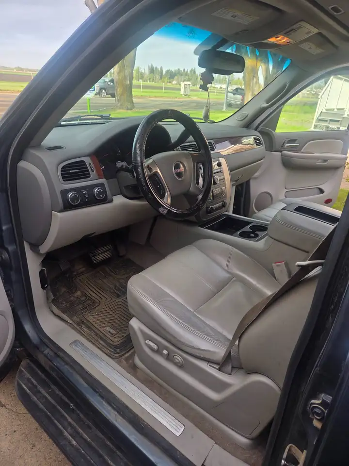 GMC Yukon снимка GMC Yukon