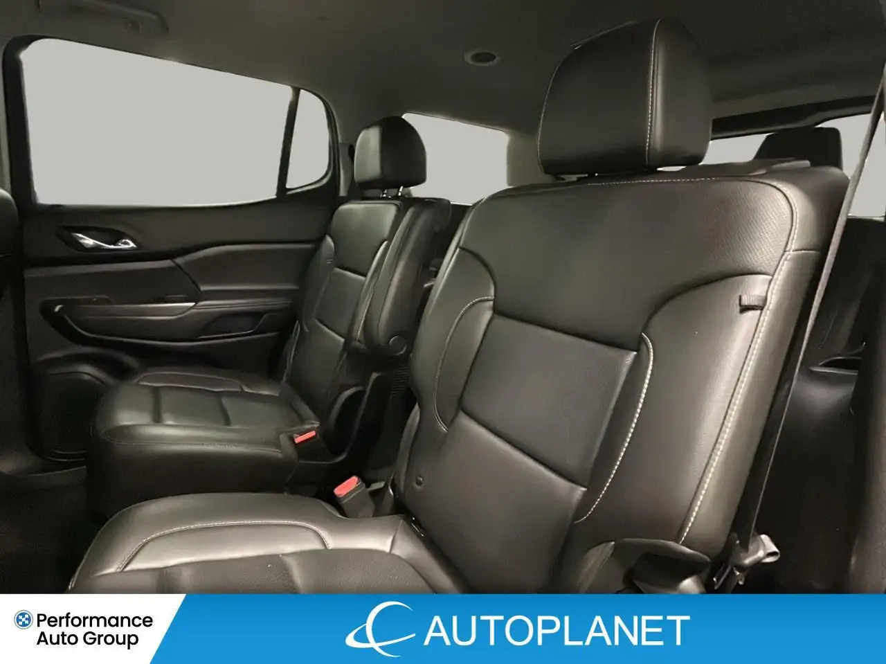 GMC Acadia снимка GMC Acadia