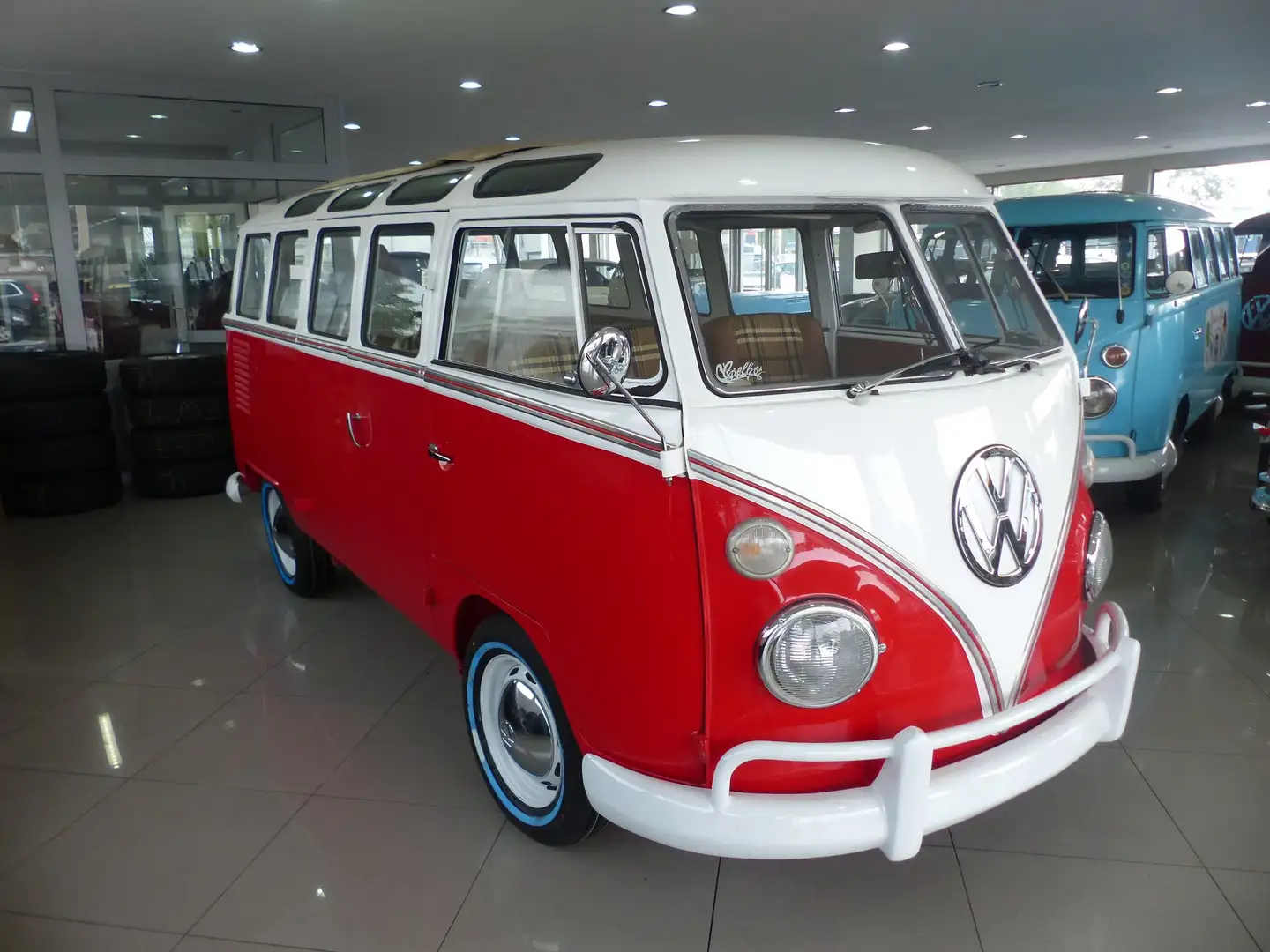 Volkswagen T1 Samba HU/AU NEU Rood - 2