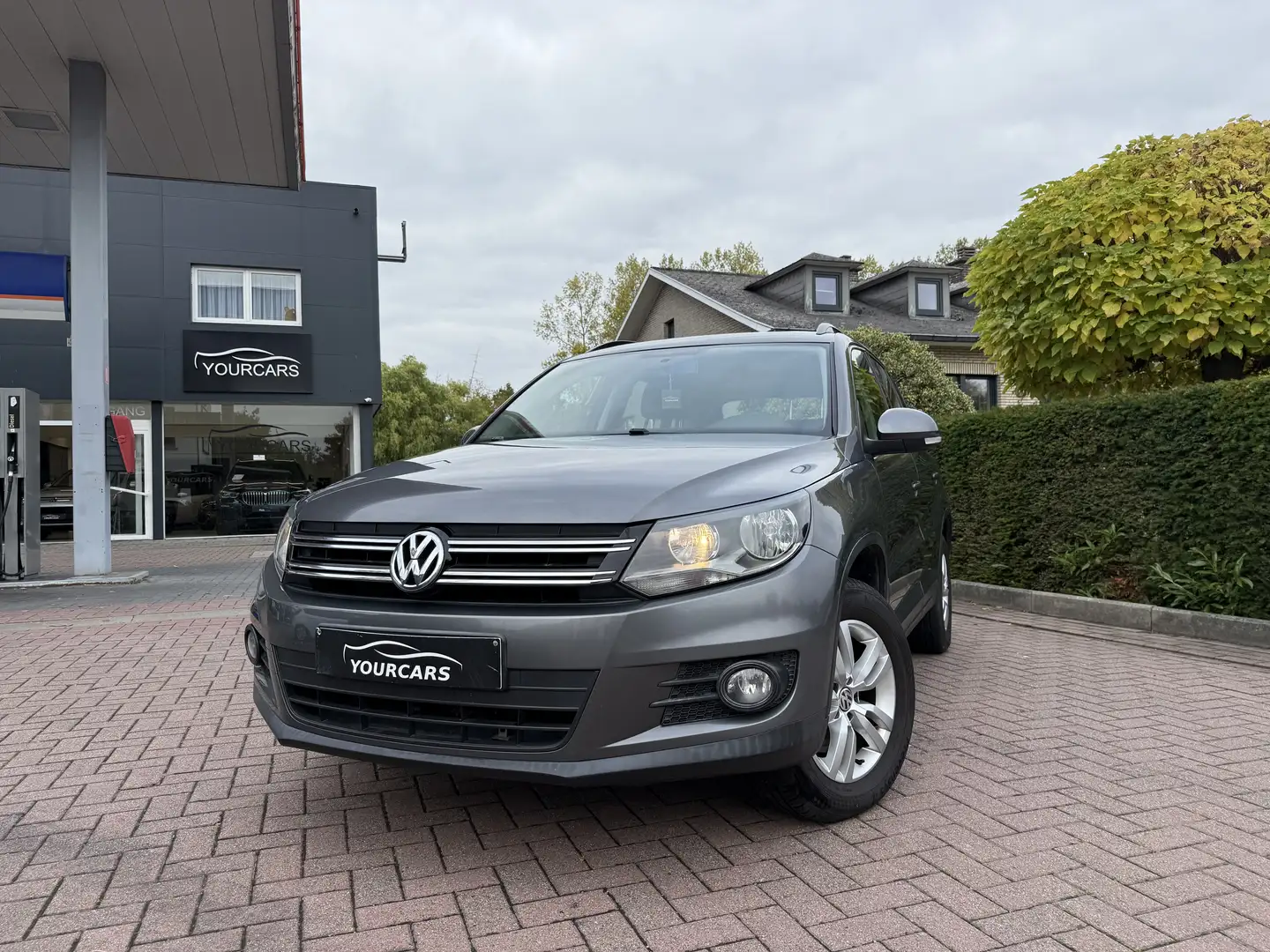 Volkswagen Tiguan 1.4 TSI * PANO * TREKHAAK * 1ste OWNER - 1