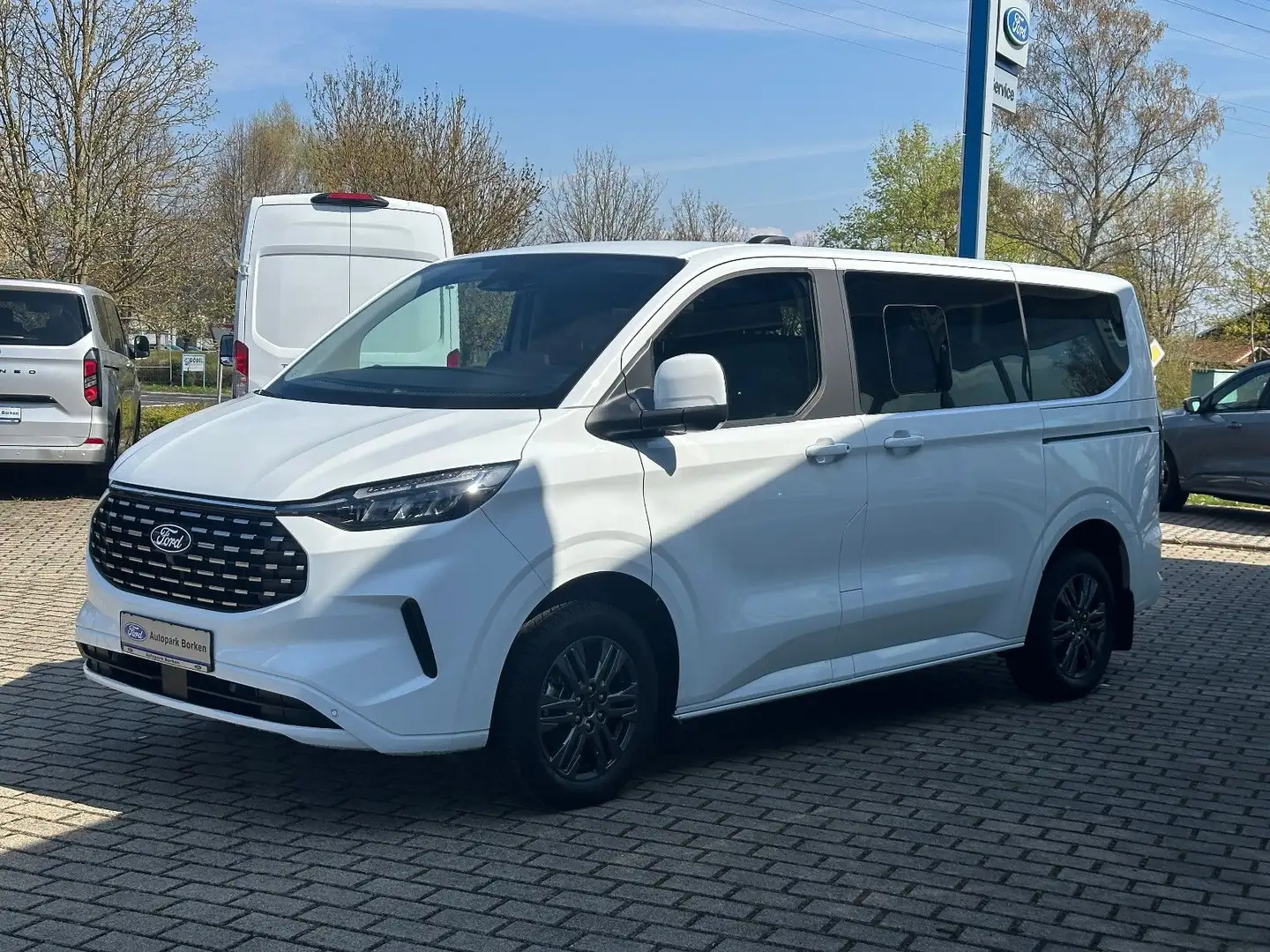 FORD Tourneo