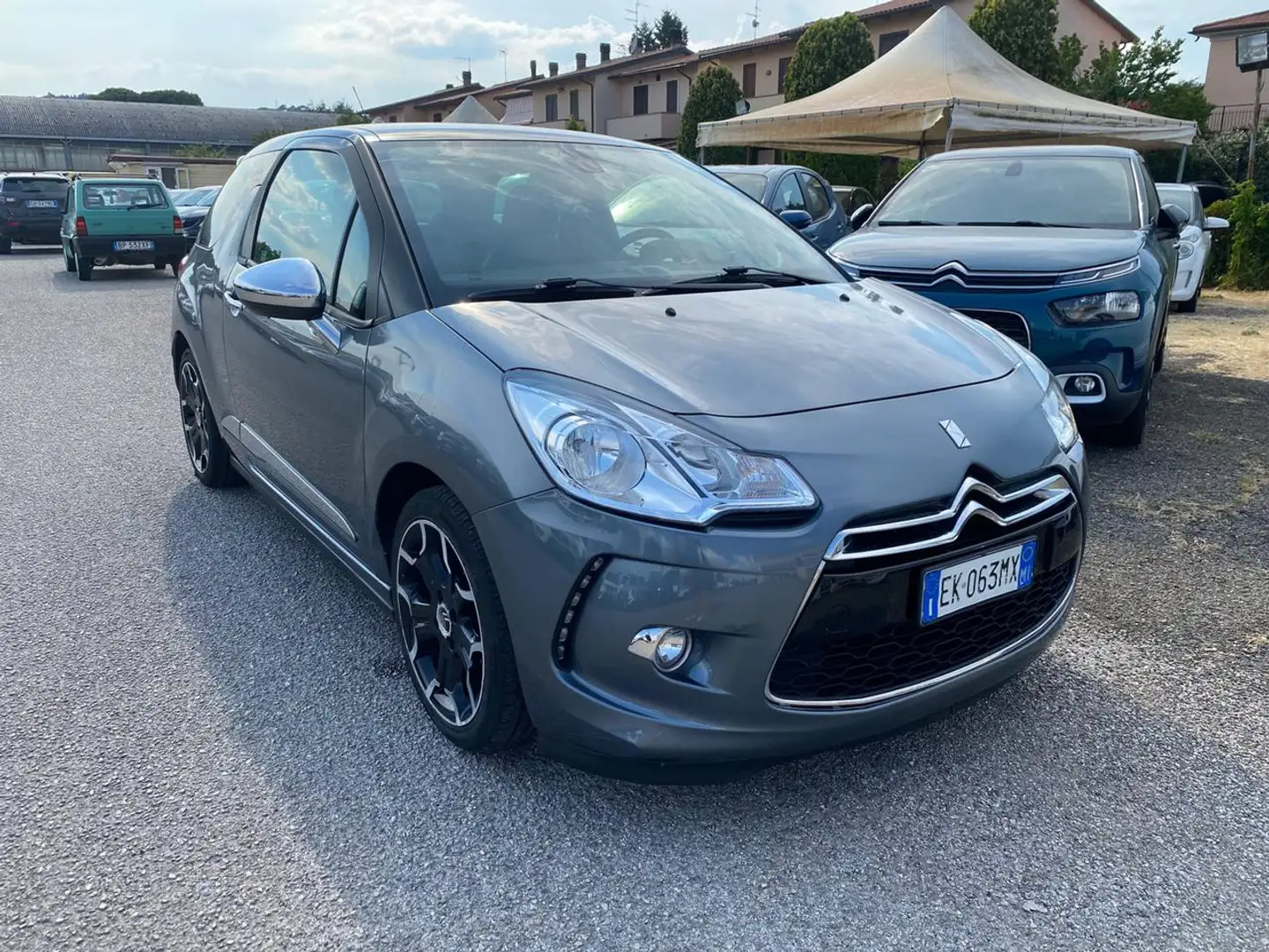Citroen DS3 1.6 e-HDi 110 airdream Just Black Grigio - 2