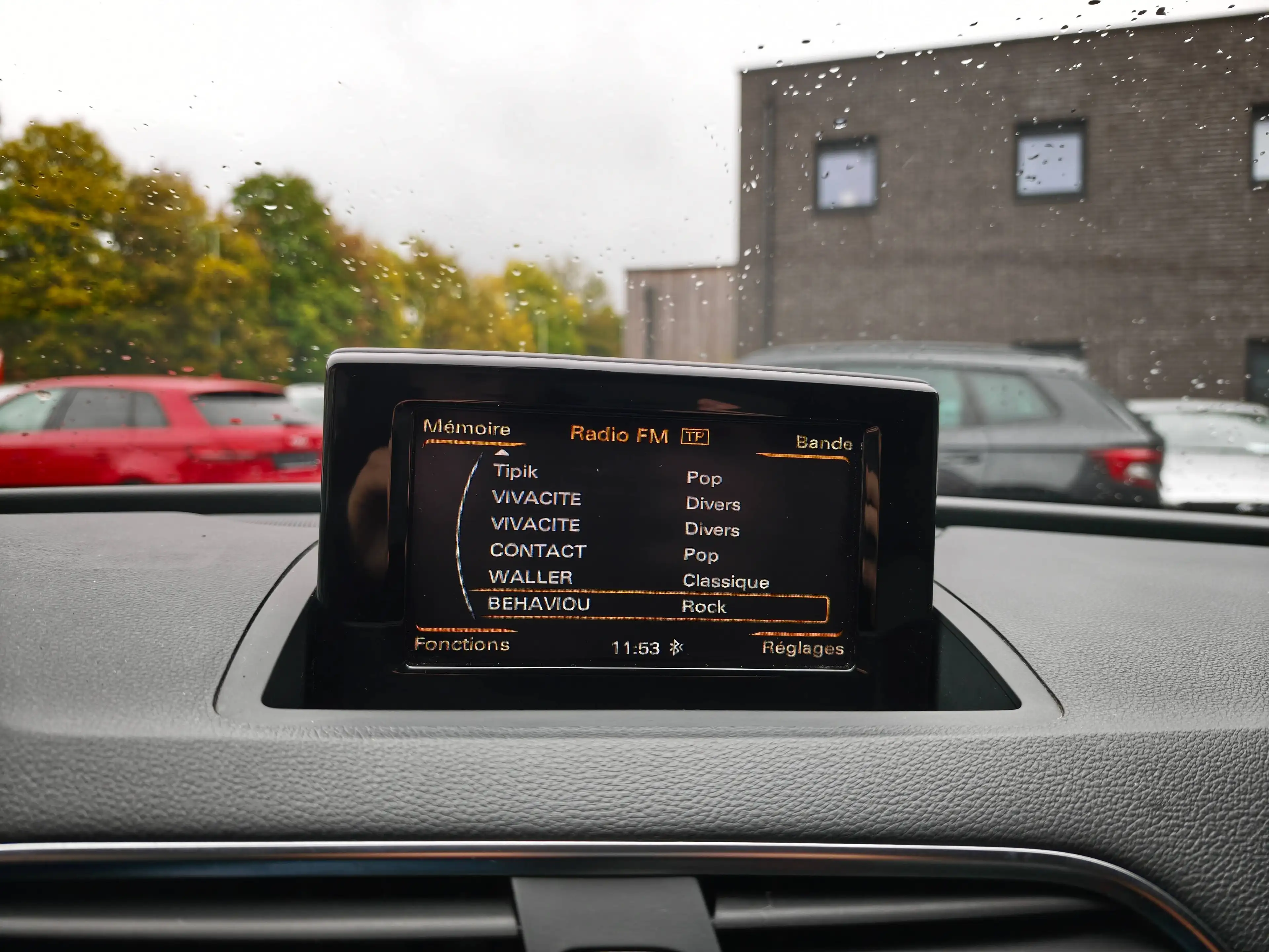 Audi Q3 2.0 TDi S-Line *GPS*CLIM*SIEGES CHAUFFANT*BLUETOOTH*GARANTIE 12 MOIS — photo 9