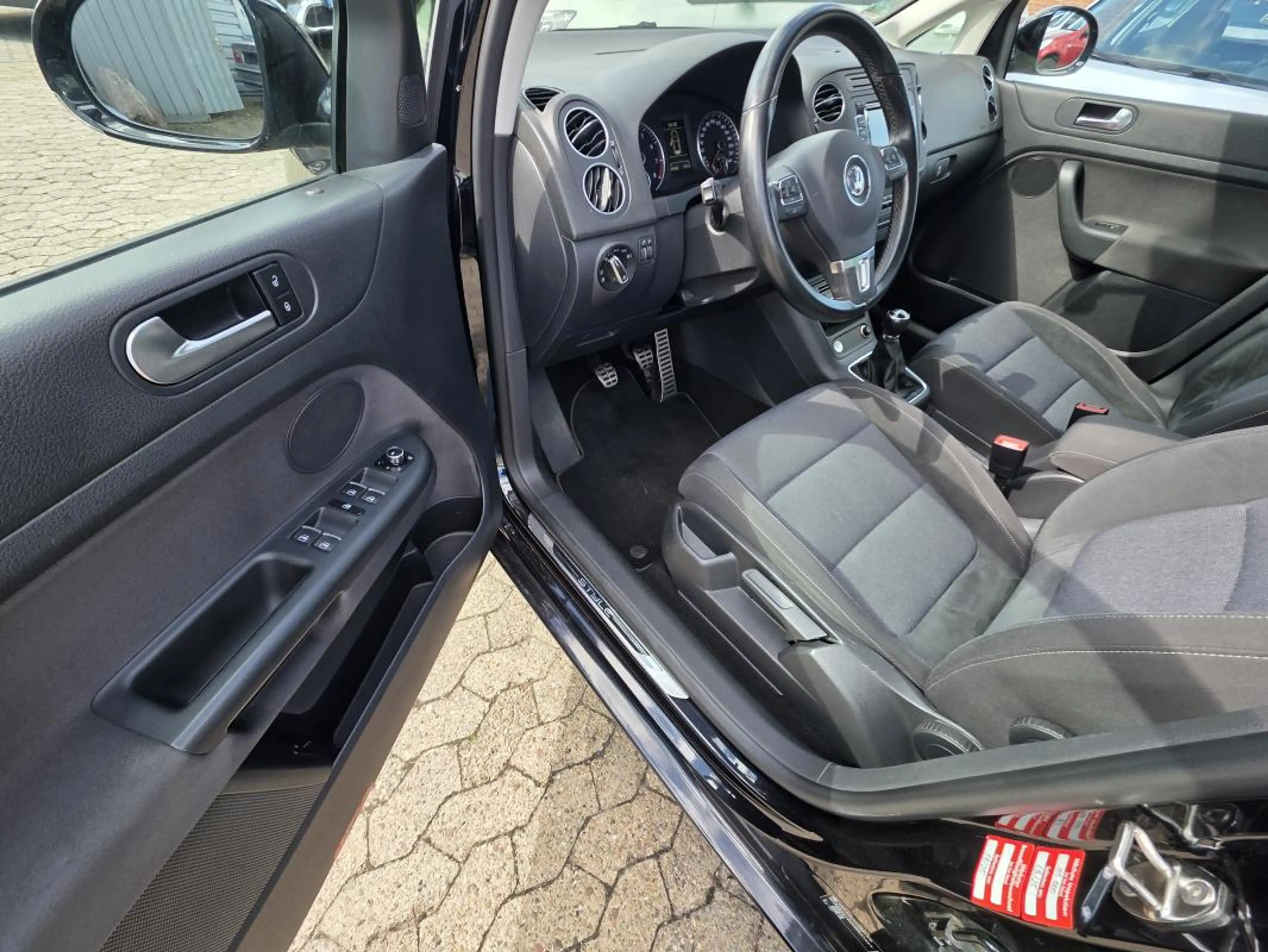 Volkswagen Golf Plus Style — photo 11