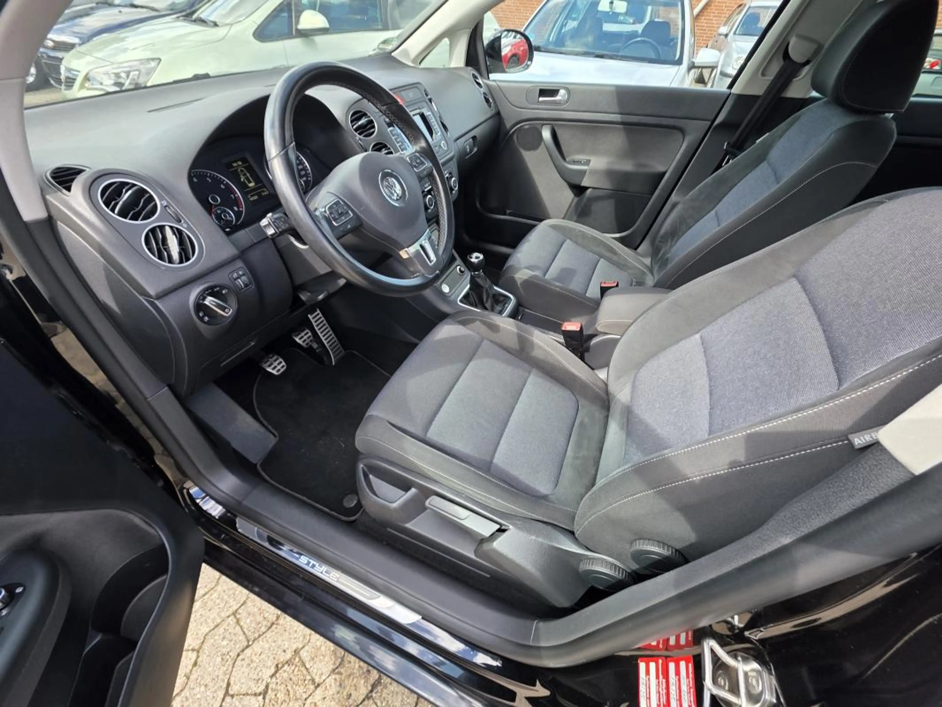 Volkswagen Golf Plus Style — photo 12