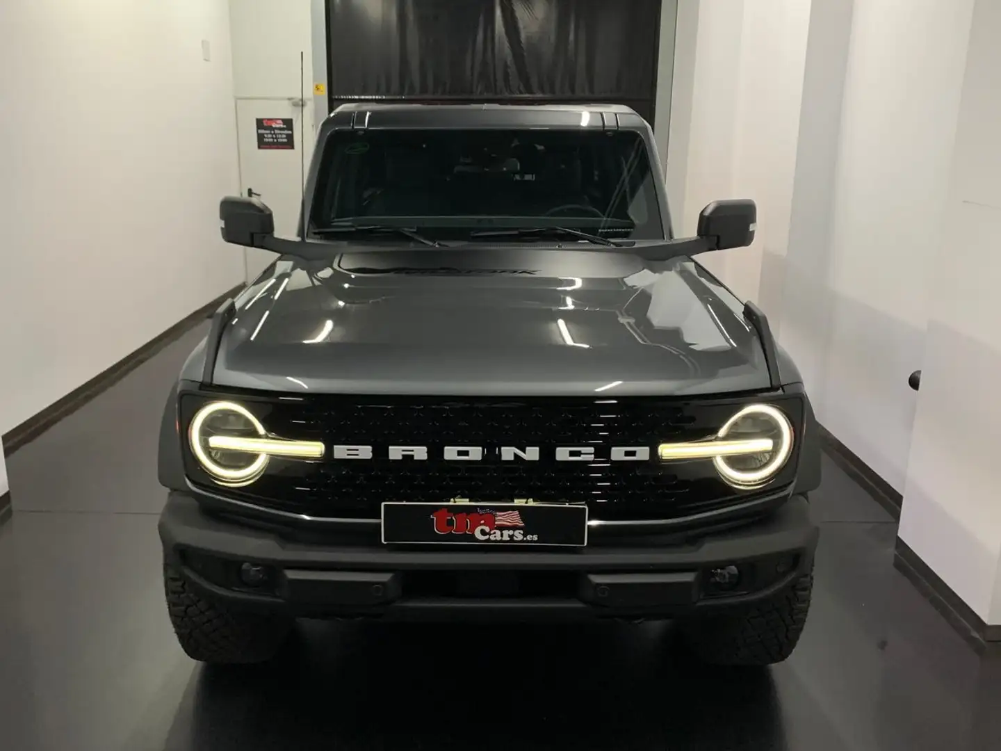 Ford Bronco Wildtrak 2.7L EcoBoost 4x4 2P Aut. Gris - 1