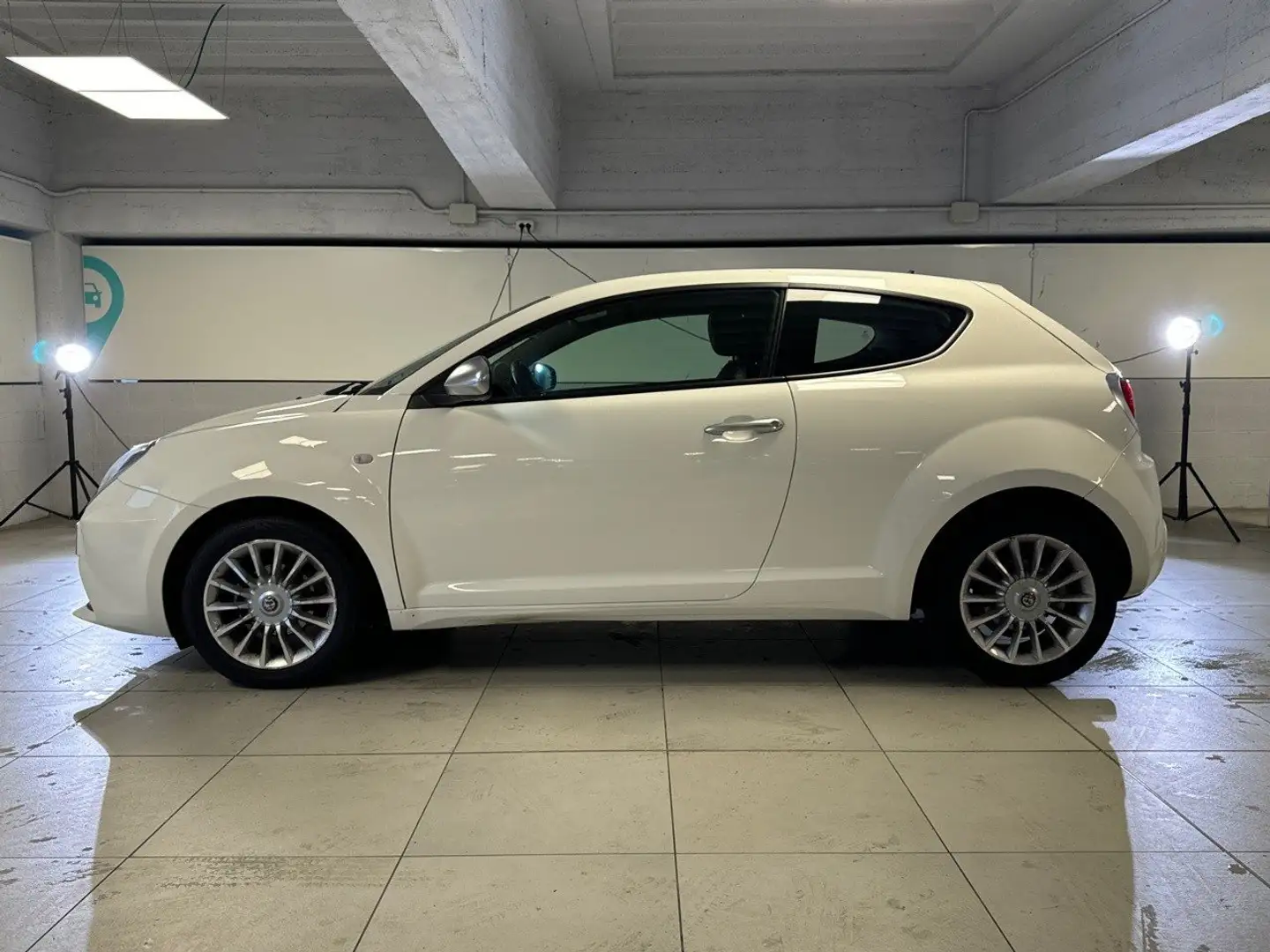 Alfa Romeo MiTo 1.4 78cv Urban Biały - 2