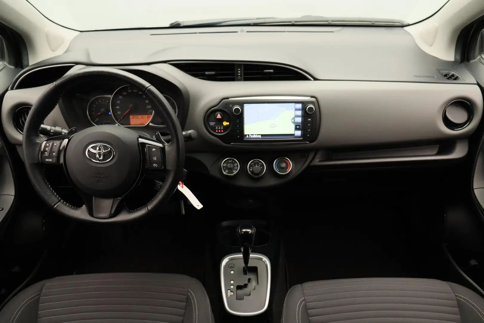 Toyota Yaris 1.3 VVT-i Dynamic Navigatie Camera 1e Eigenaar Gris - 2