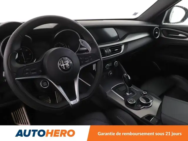 Alfa Romeo Stelvio view 11