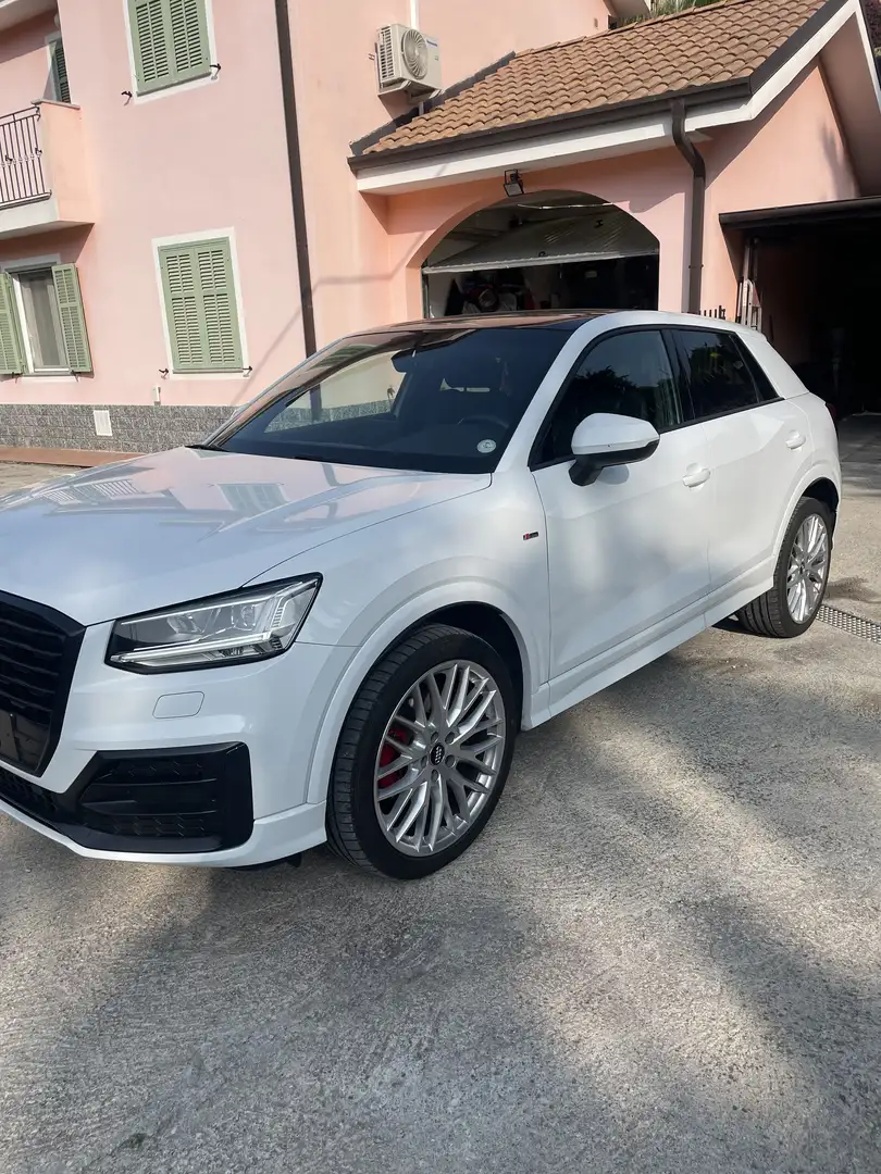 Audi Q2 s line quattro 2.0 benzina - 1