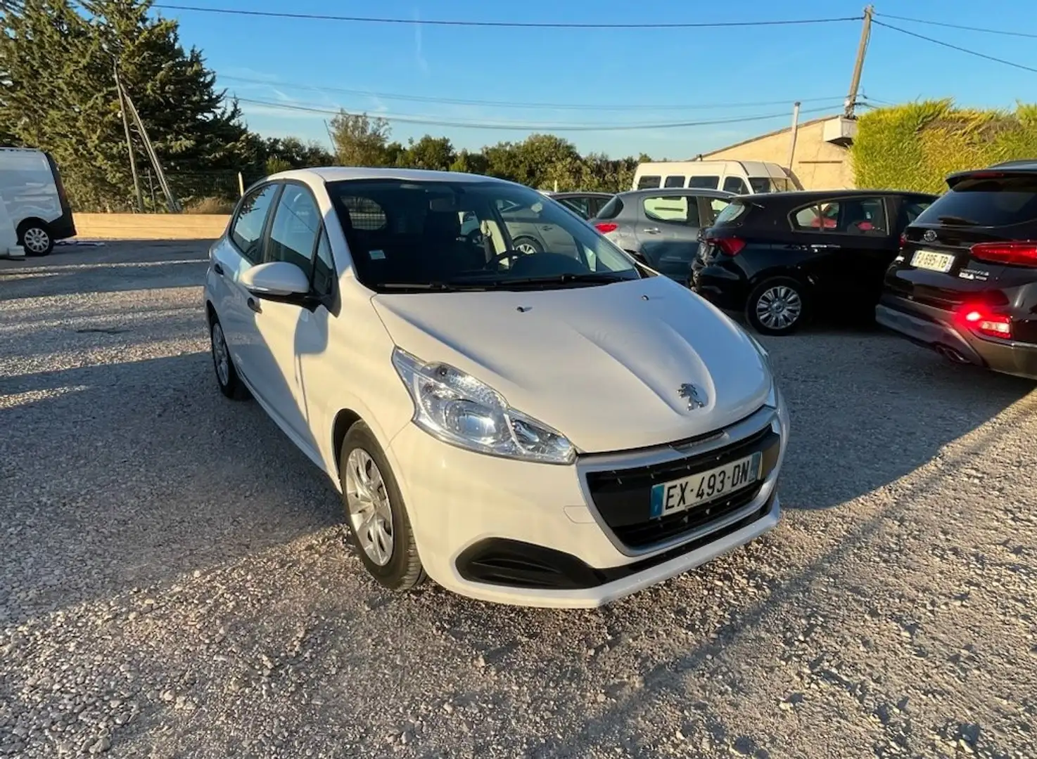 Peugeot 208 208 AFFAIRE 1.6 BLUEHDI 75 BVM5 PREMIUM Blanc - 2