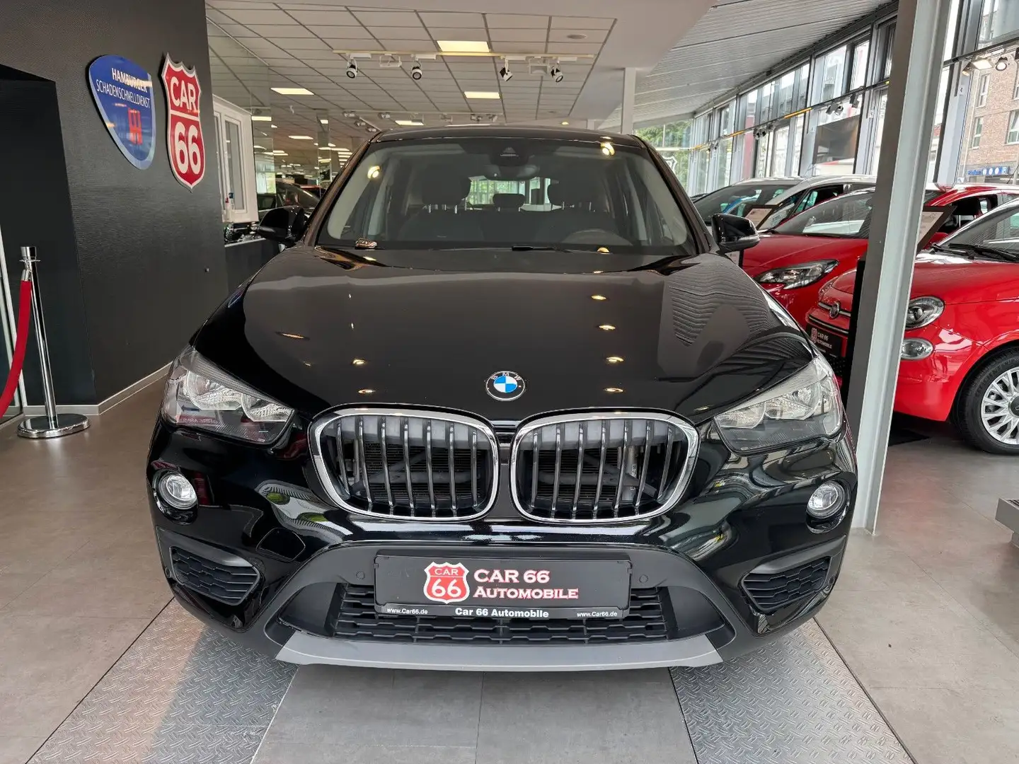 BMW X1 Baureihe X1 sDrive 20 i Advantage Zwart - 2