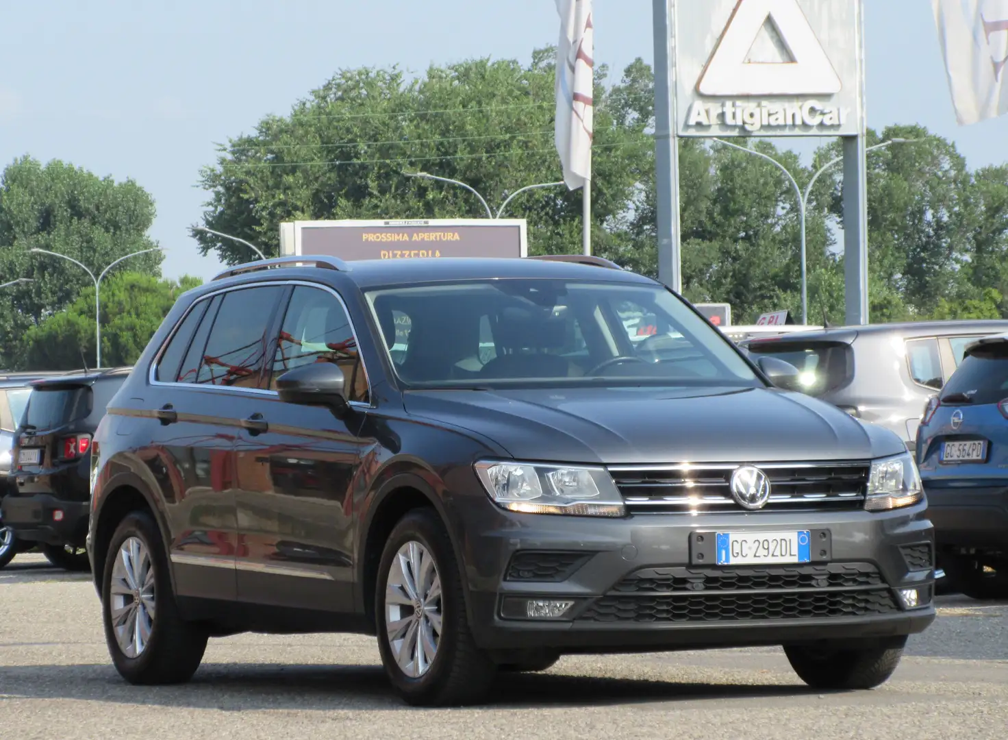 Volkswagen Tiguan 1.6 tdi Business 115cv Grigio - 2