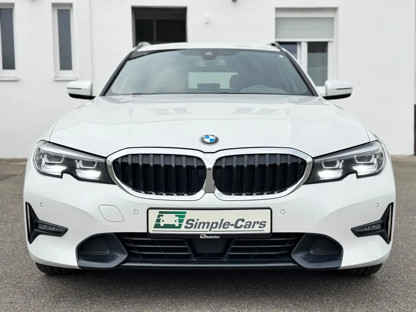 BMW 330 d xDrive Sport Line *AHK*LIVE-PROF*KAMERA*M* Blanc - 2