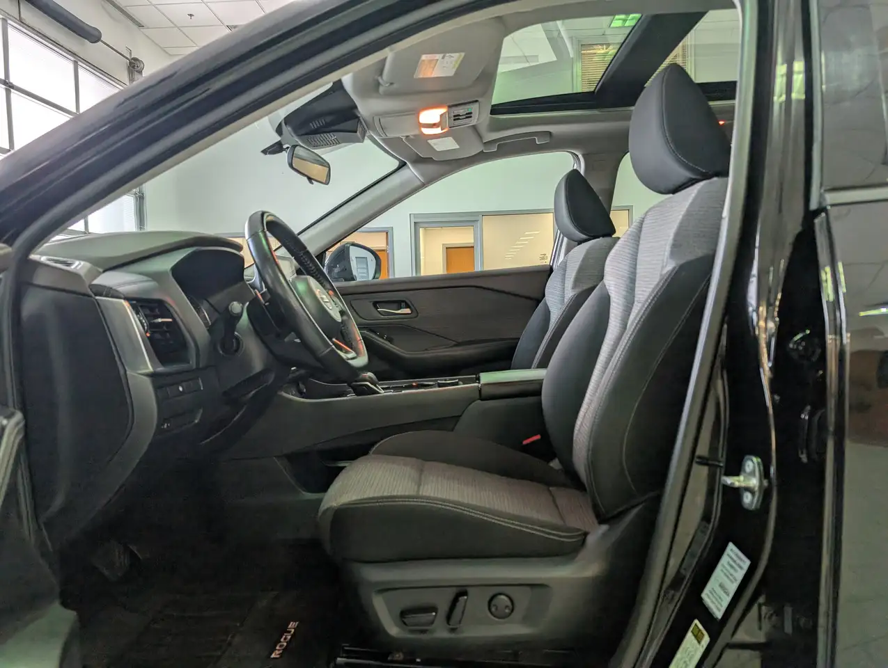 Nissan Rogue снимка Nissan Rogue