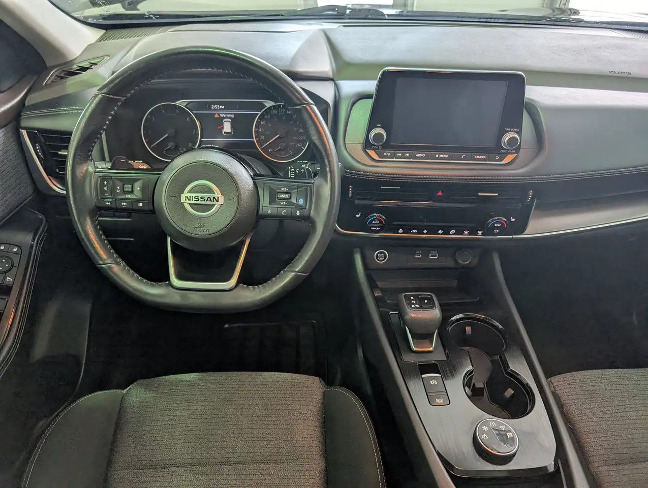 Nissan Rogue снимка Nissan Rogue