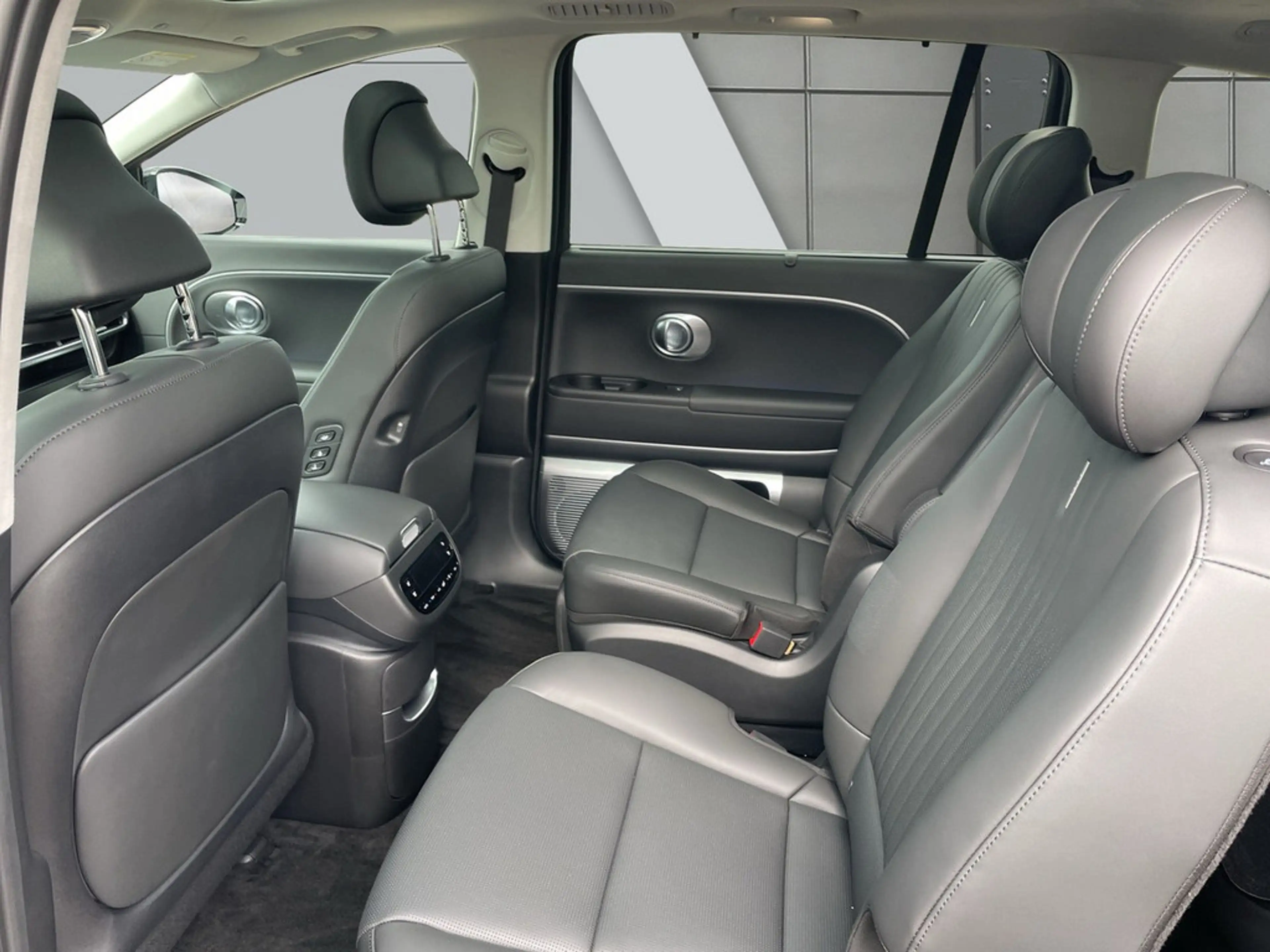 Hyundai IONIQ 9 4WD UNIQ *110 kWh*RELAX-PAKET*PANO* — photo 11