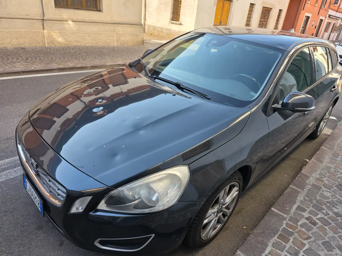 Volvo V60 V60 2.0 d3 Summum Grigio - 2