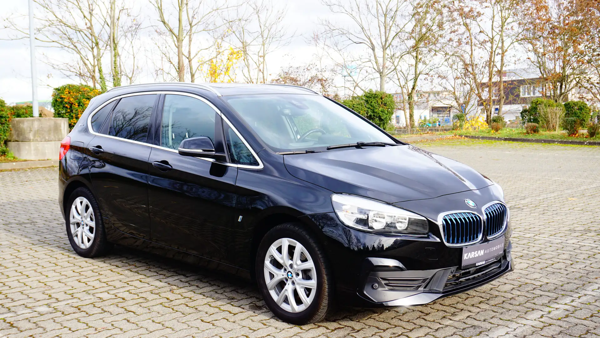 BMW 225 225 xe Advantage/SHZ/2xPDC/NAVI/KLIMA/LED Schwarz - 2