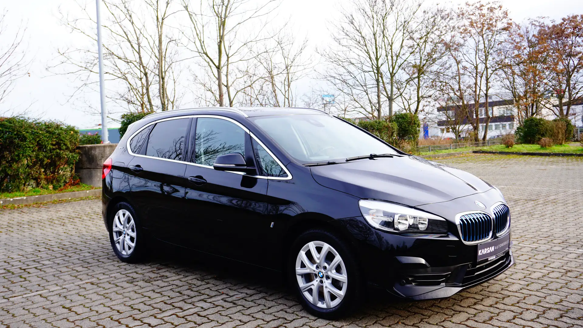 BMW 225 225 xe Advantage/SHZ/2xPDC/NAVI/KLIMA/LED Schwarz - 2
