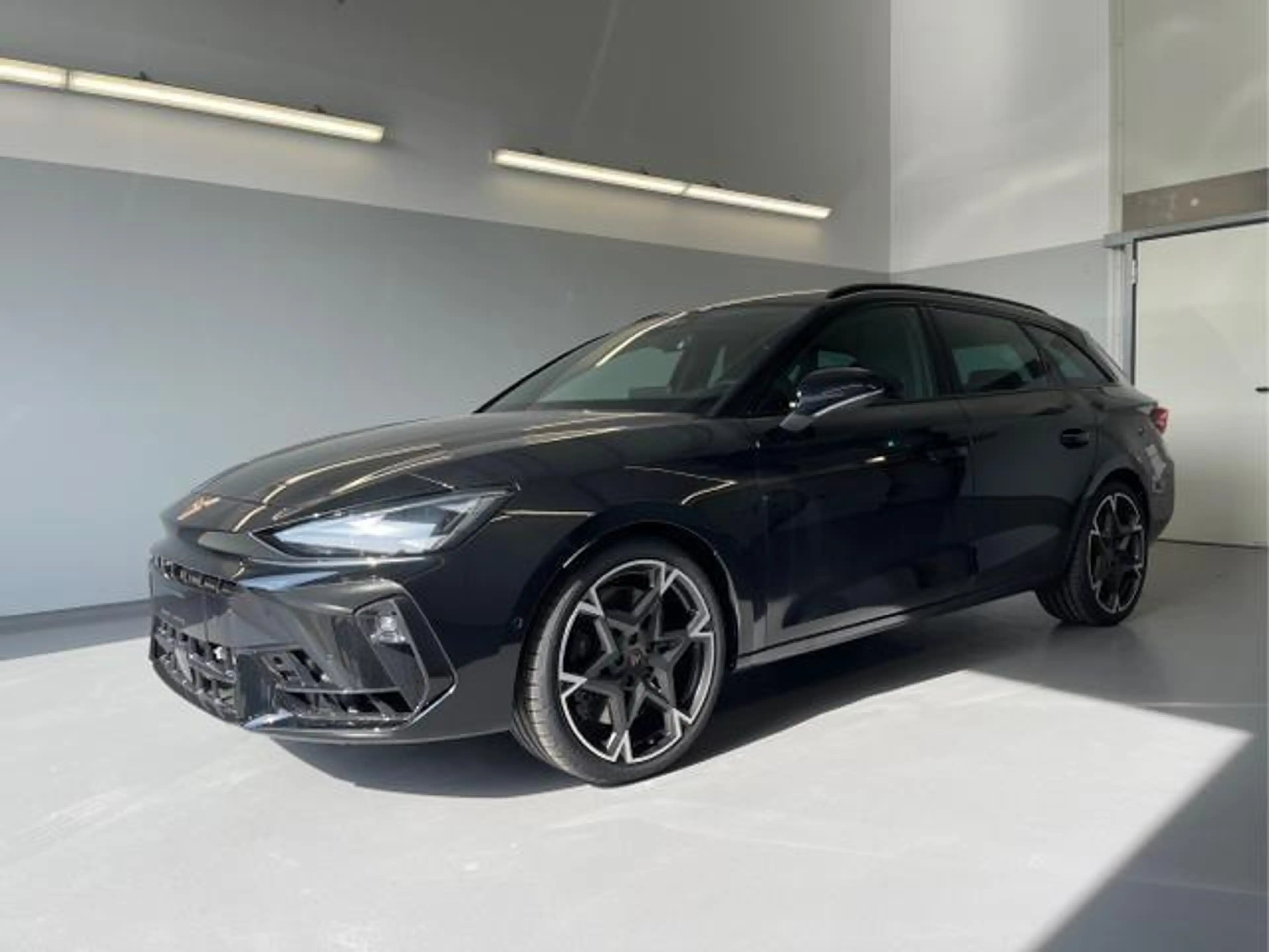 CUPRA Leon VZ 333PS DSG 4Drive Matrix+Navi+AHK+Alu19+Sitzheiz