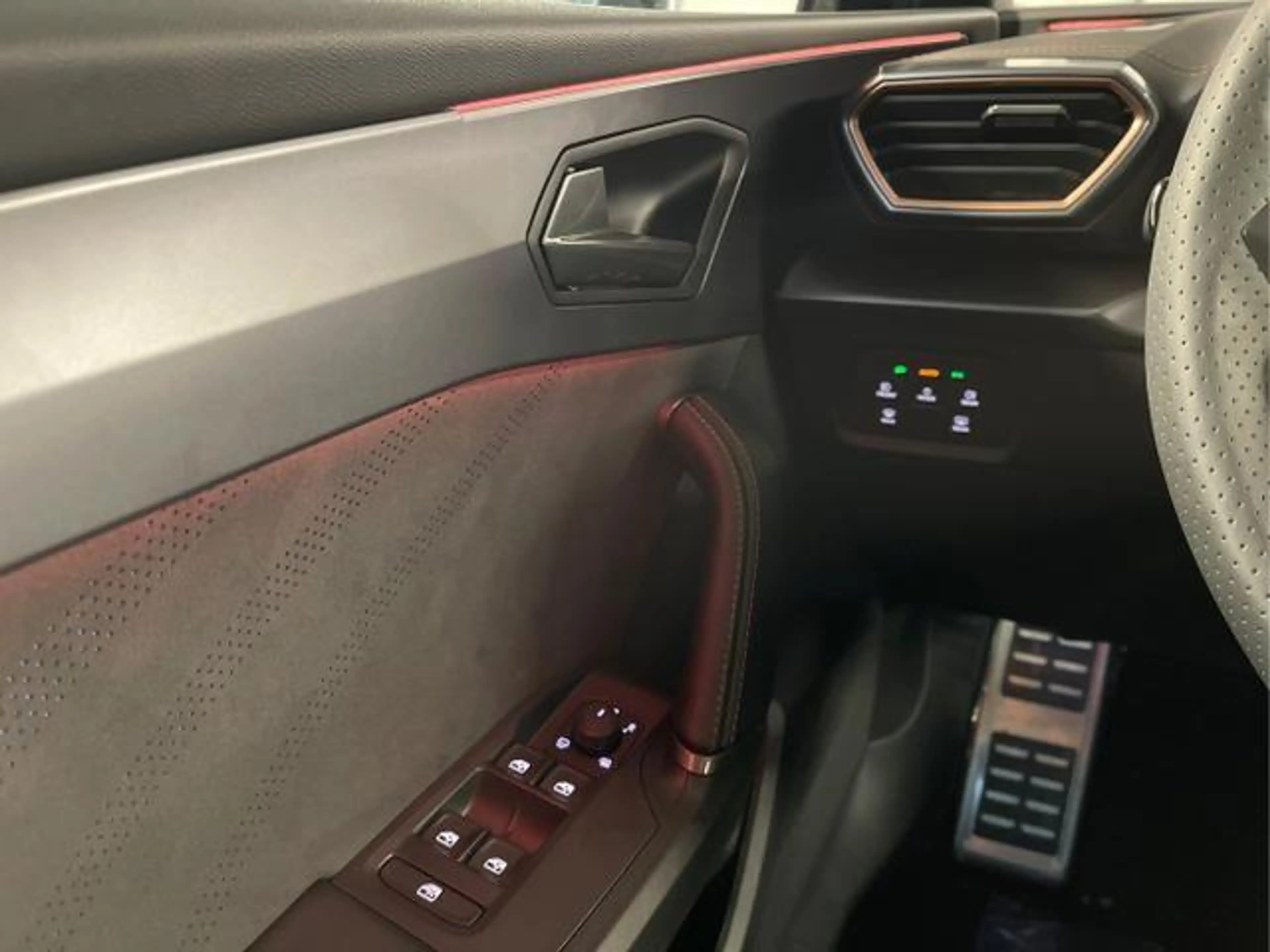 CUPRA Leon VZ 333PS DSG 4Drive Matrix+Navi+AHK+Alu19+Sitzheiz — photo 9
