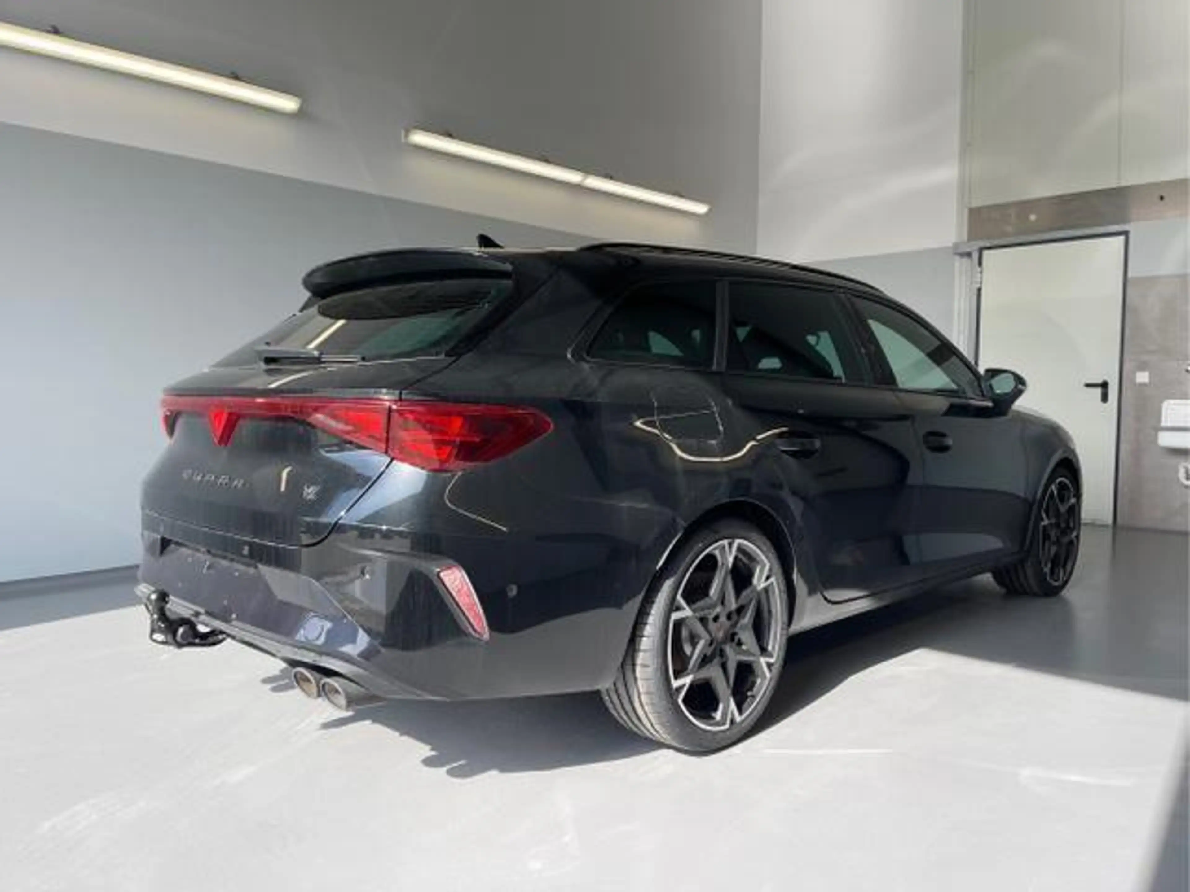 CUPRA Leon VZ 333PS DSG 4Drive Matrix+Navi+AHK+Alu19+Sitzheiz — photo 4