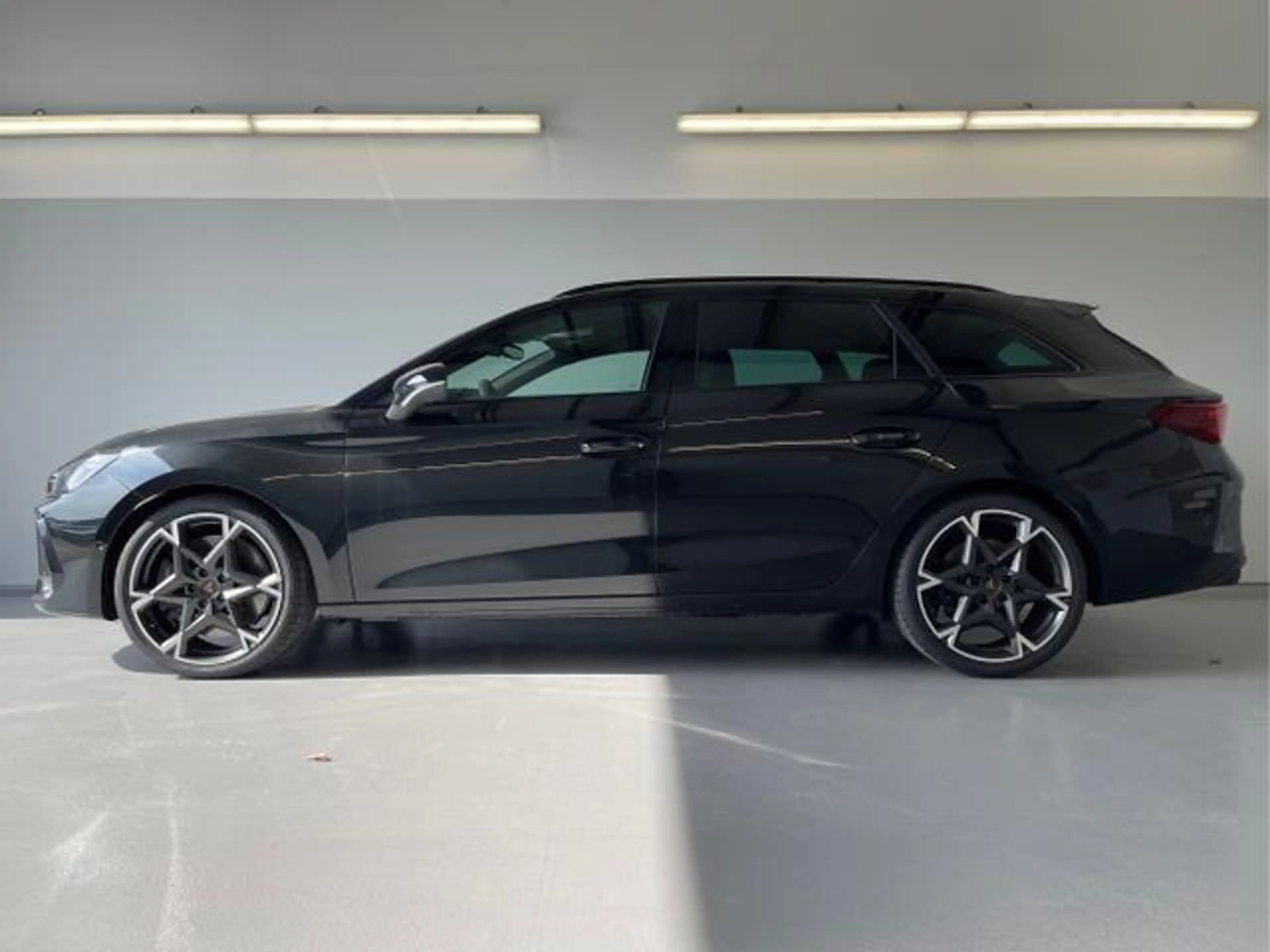 CUPRA Leon VZ 333PS DSG 4Drive Matrix+Navi+AHK+Alu19+Sitzheiz — photo 3