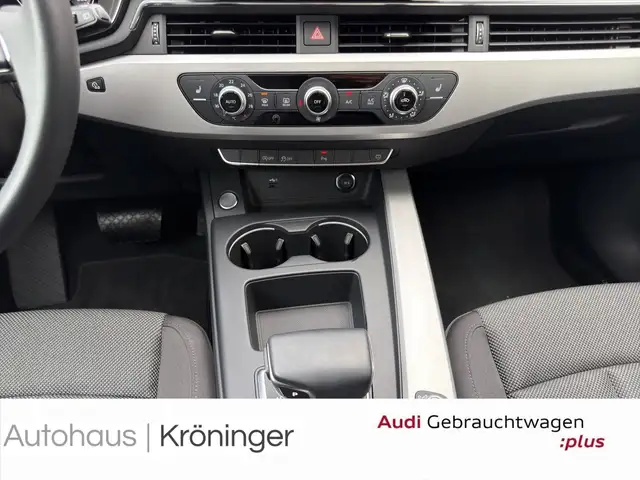 Audi A4 view 14