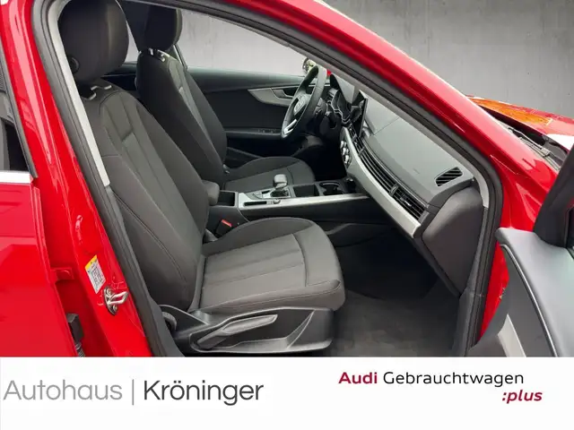 Audi A4 view 9