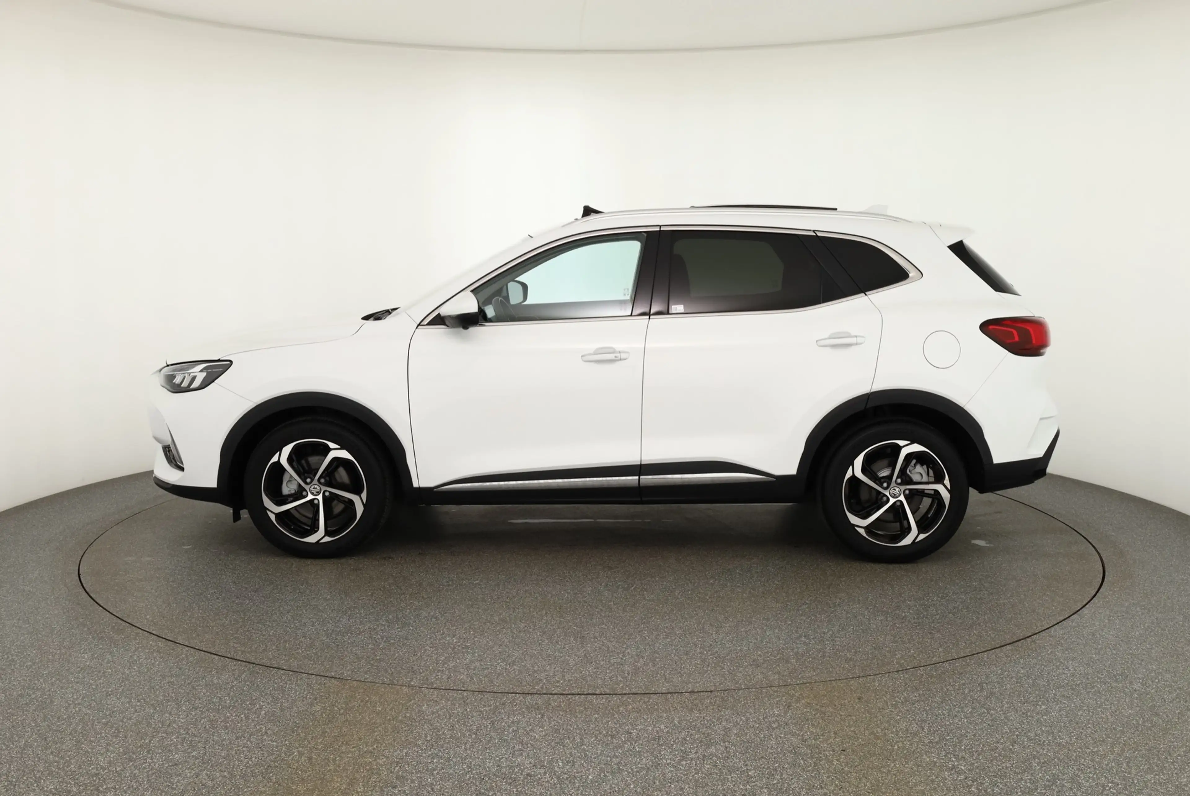 MG HS 1.5 T-GDI Luxury Aut. LED ACC Navi 360° — photo 3