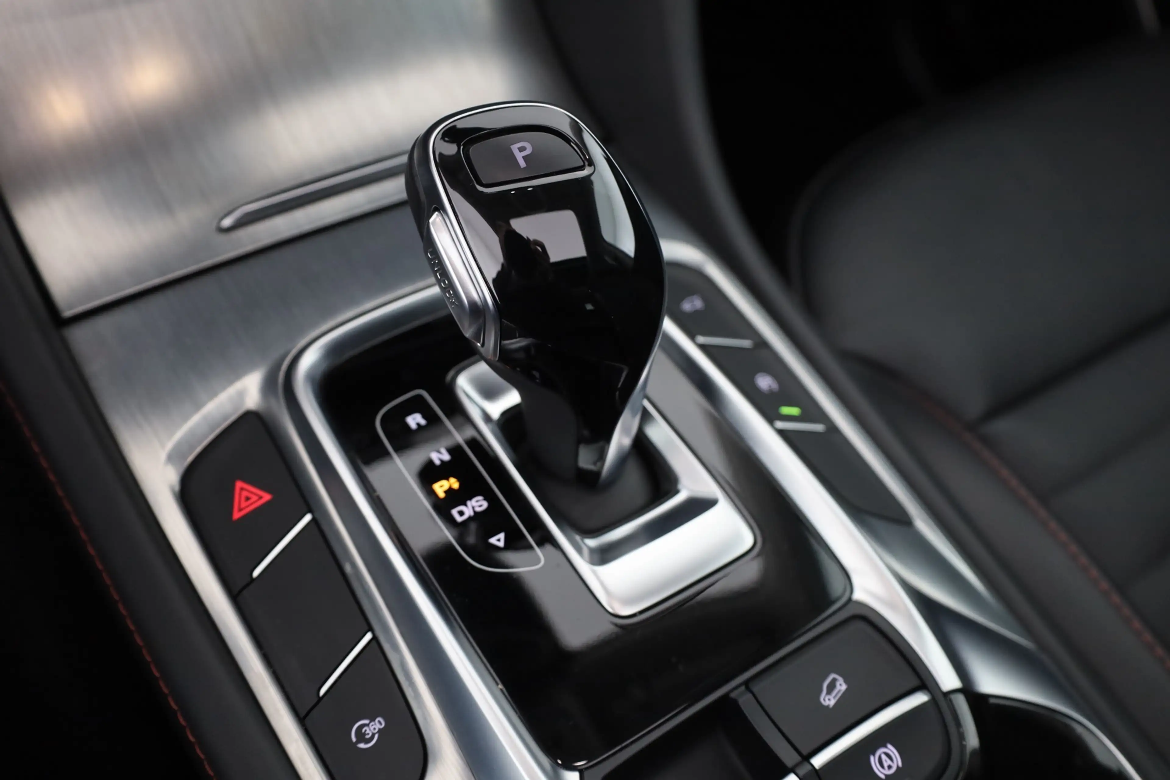 MG HS 1.5 T-GDI Luxury Aut. LED ACC Navi 360° — photo 13