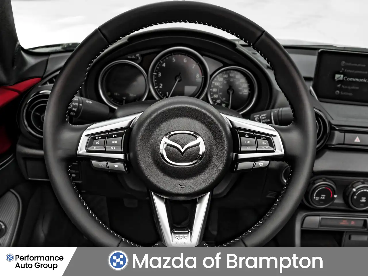 Mazda MX-5 Miata снимка Mazda MX-5 Miata